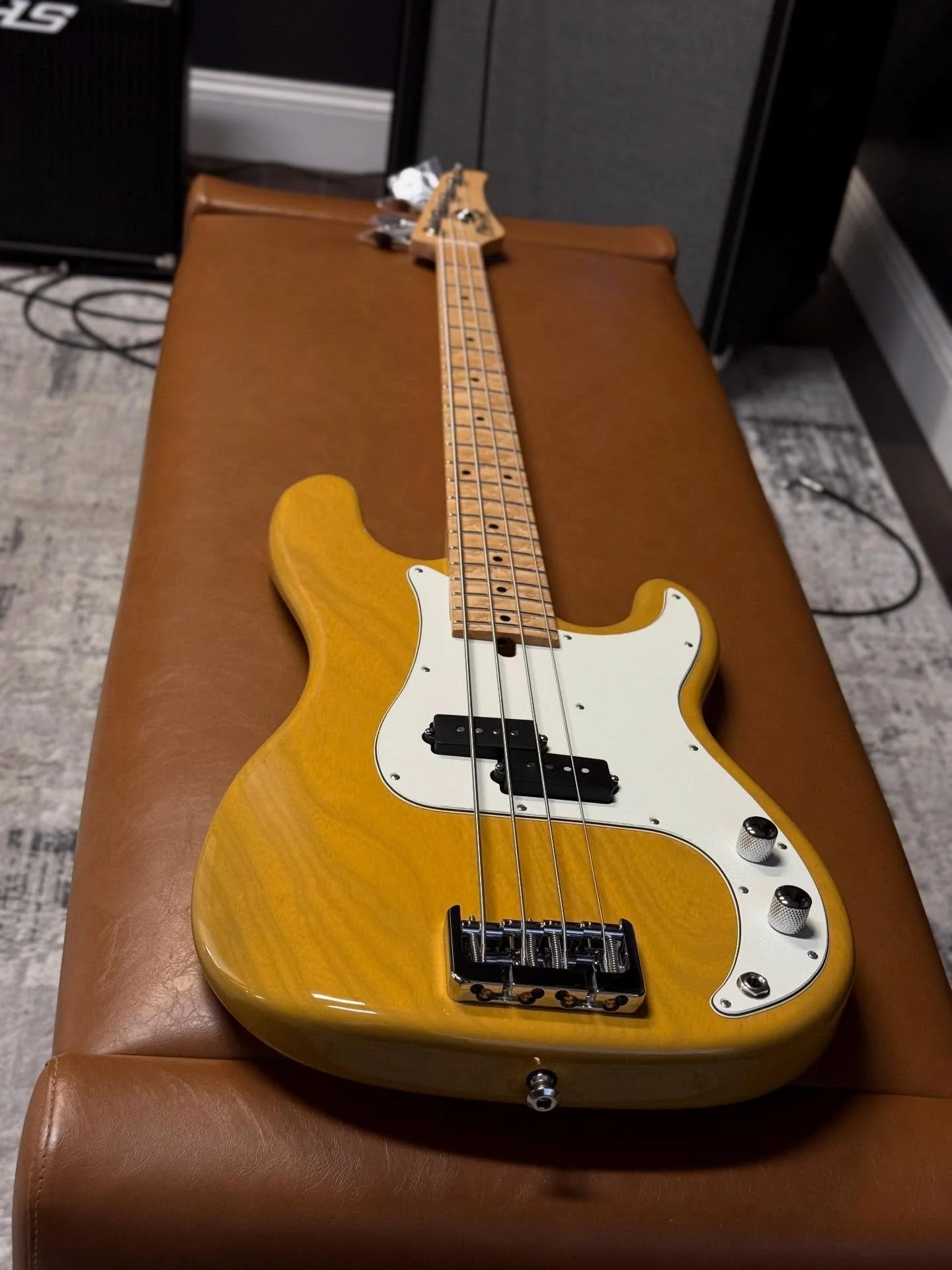 Just finishing up this Butterscotch P4 💛💛🔥🔥 Swamp Ash Body. Premium Birdseye Maple Fretboard. Mike Lull Hand-Wound P4 Pickup. 8.2 lbs. Delicious 🤤🤤🔥🔥

(Available Soon)