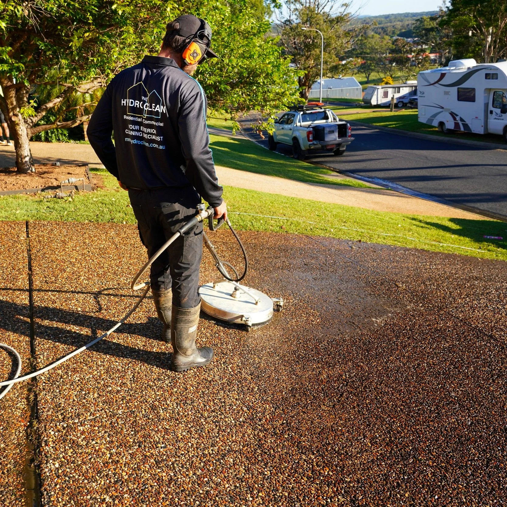 MNC Hydro Clean Driveway Clean 1.jpg