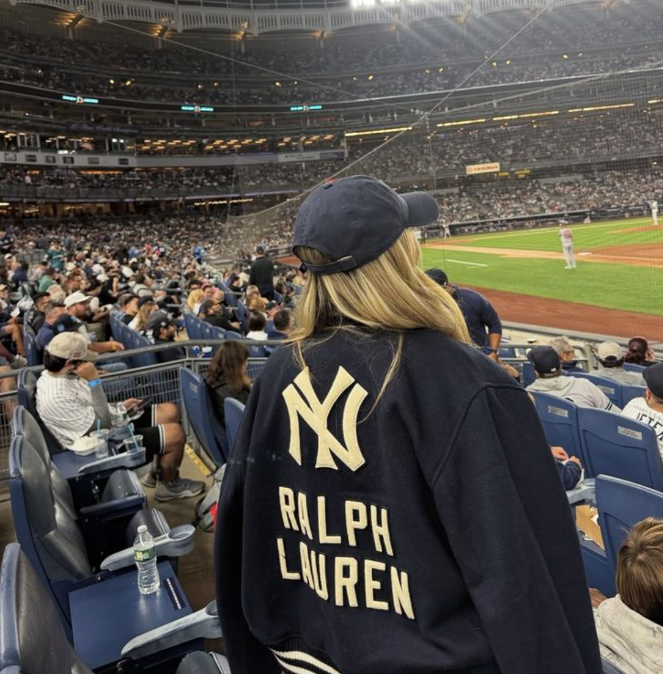 baseball outfit, gameday outfit, baseball game fashion, womens street style, sporty chic outfit, baseball aesthetic, stadium outfit, sports fashion, gameday aesthetic, baseball culture, fashion and baseball, baseball game outfit inspiration