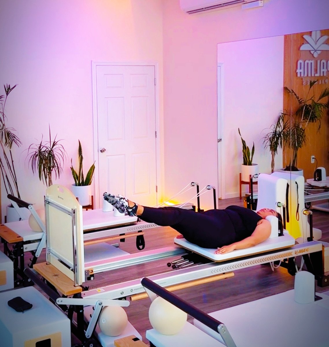 We are jumping right into the holiday season at Palma. With 15% of gift cards and classes all through December, we are here to help you feel your best this winter ✨🌴

#pilates #pilatesreformer #pilateslovers #pilatespeople #pilatescommunity #pilates