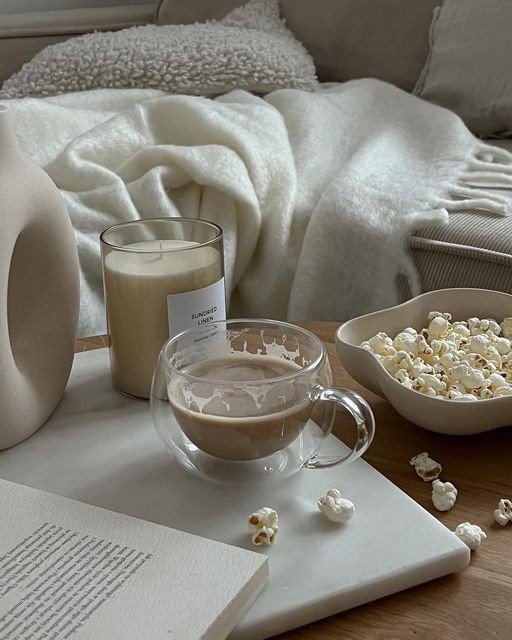 The Lazy Girl Clean Routine: The Most Efficient Way To Clean A Chaotic Room