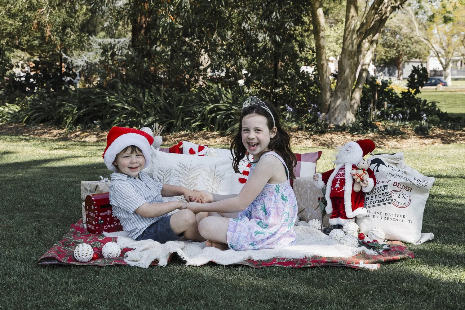 Christmas mini photo shoot Melbourne Family Photography. Melbourne Newborn Photography. Melbourne Photographer. In Home Photography. Natural light photographer. Glenroy Photographer. North West Melbourne Photographer