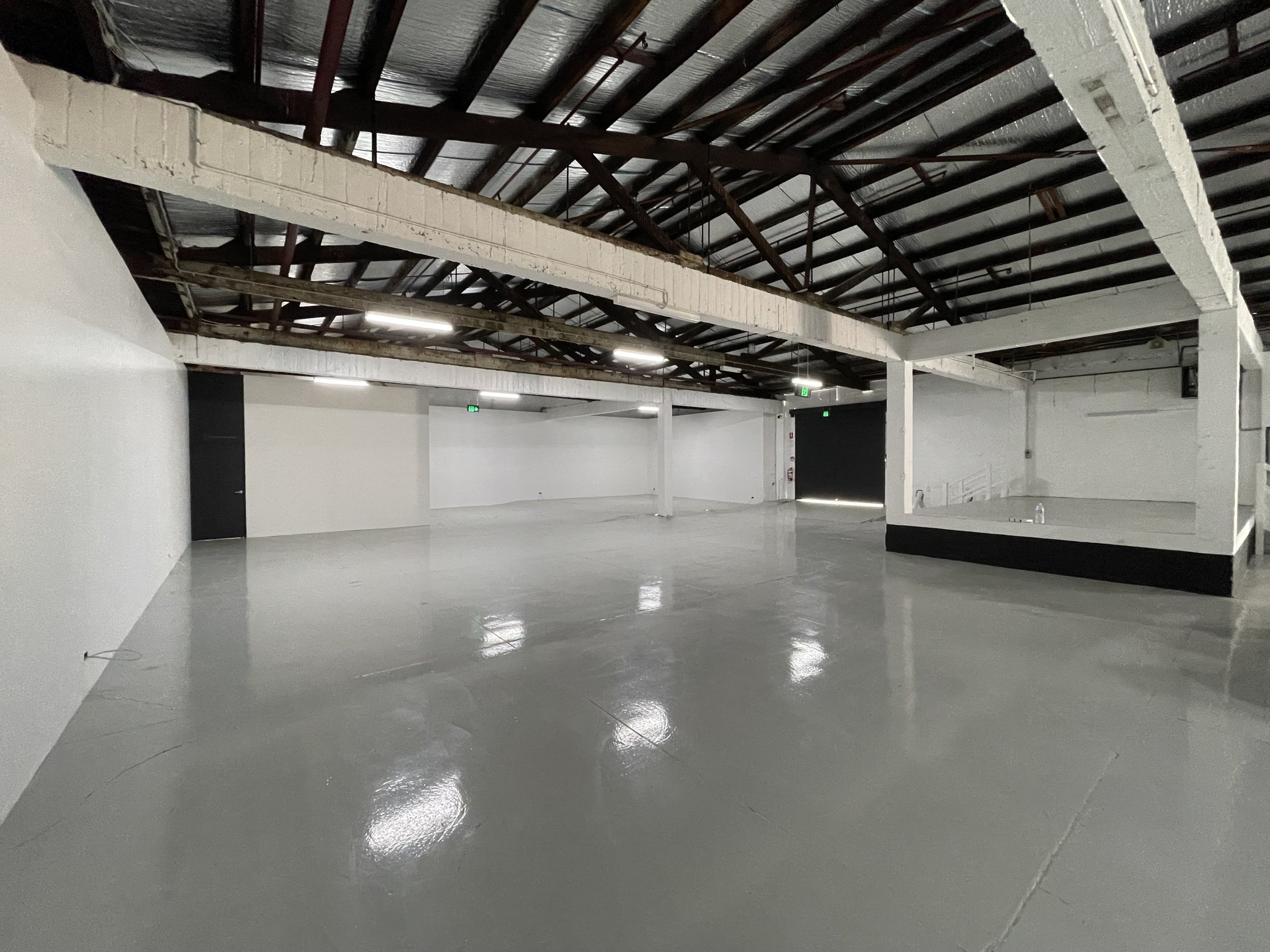 WAREHOUSE ANNEX - A three-level warehouse with three different aesthetic styles.