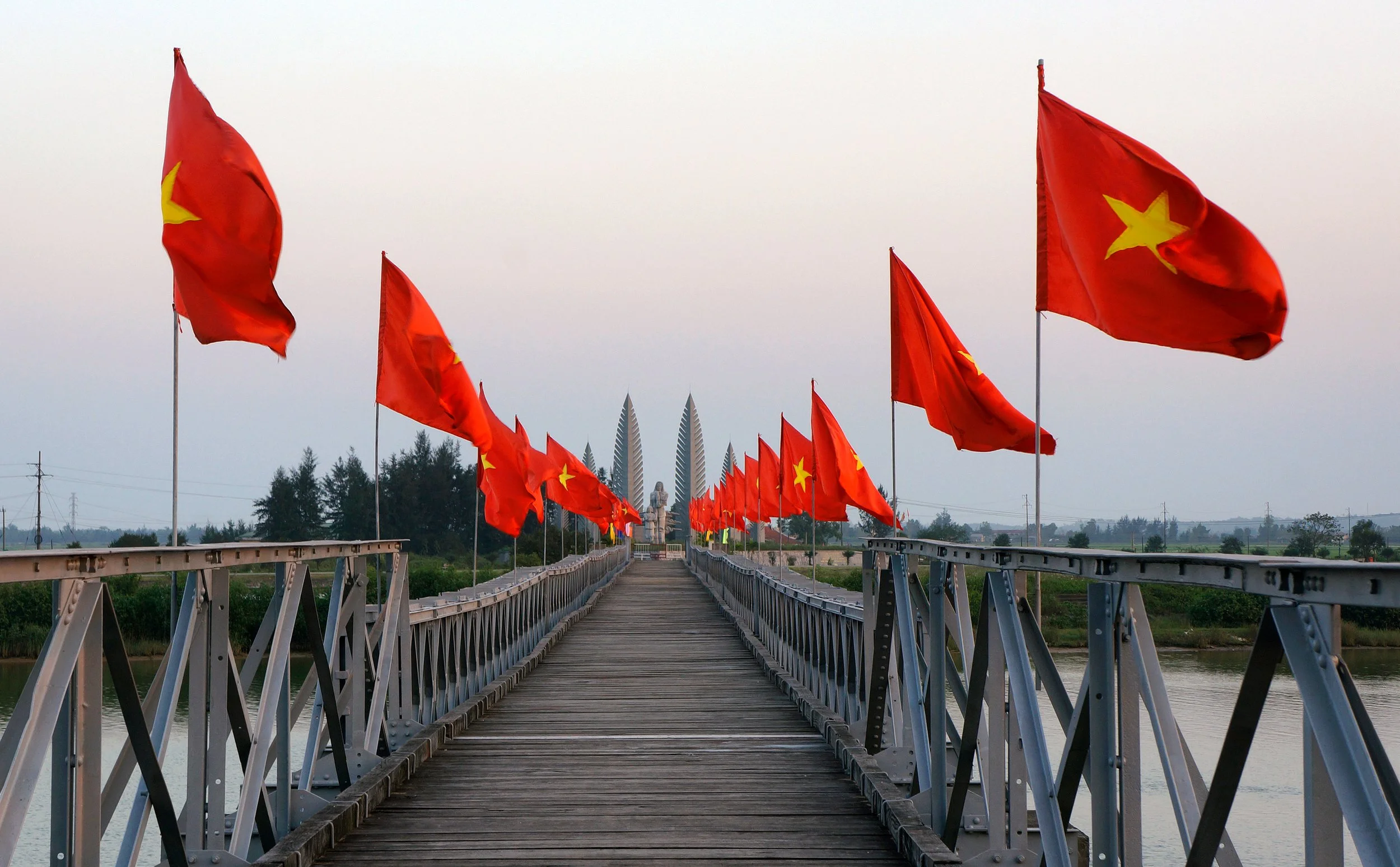 1 Day -  DMZ Full-Day Tour from Hue: Historical Small Group Experience