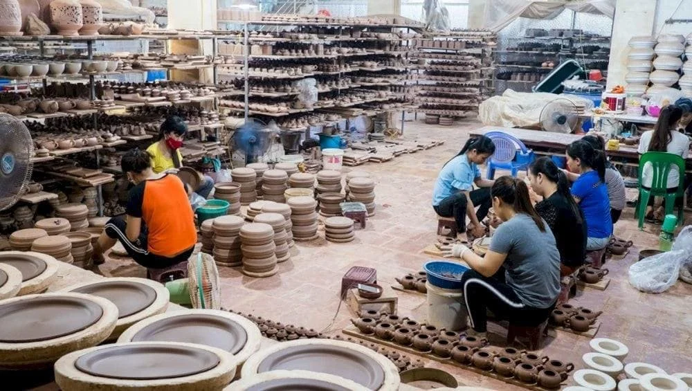 many-interesting-things-are-waiting-for-you-to-explore-in-bat-trang.jpeg