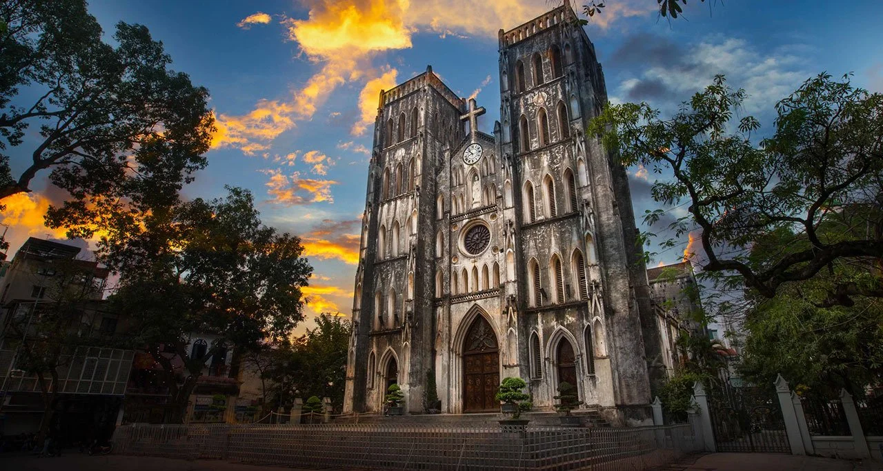 St-Joseph’s-Cathedral-Hanoi-6.jpg