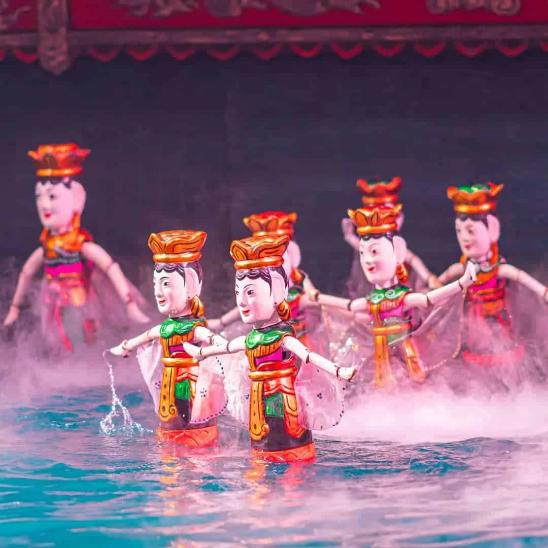 water-puppet-show-in-Thang-Long-water-puppet-theatre-@fabs_wen.jpg