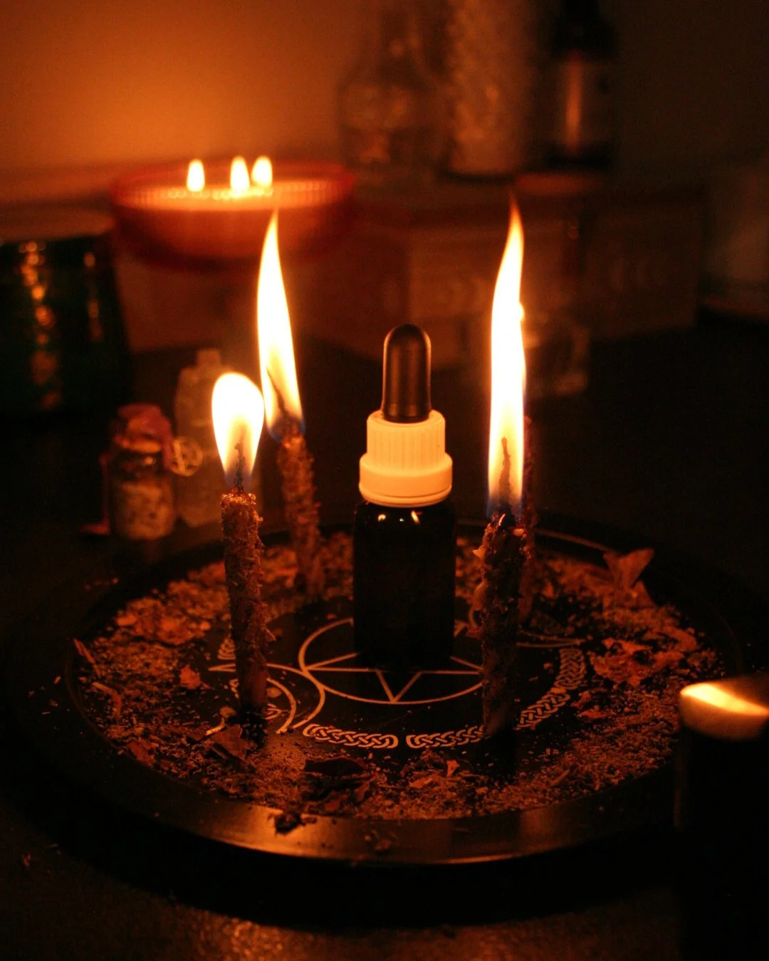 Before a new flower essence meets the world, there&rsquo;s a journey it takes with me.⁠
⁠
✨ It begins with a spark! Sometimes a celestial transmission, sometimes inspiration from something I&rsquo;ve witnessed or felt deeply.⁠
✨ I turn to my spirit t