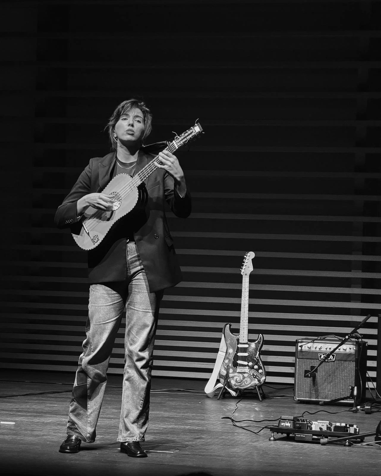 "La solitude" de Barbara à la guitare baroque