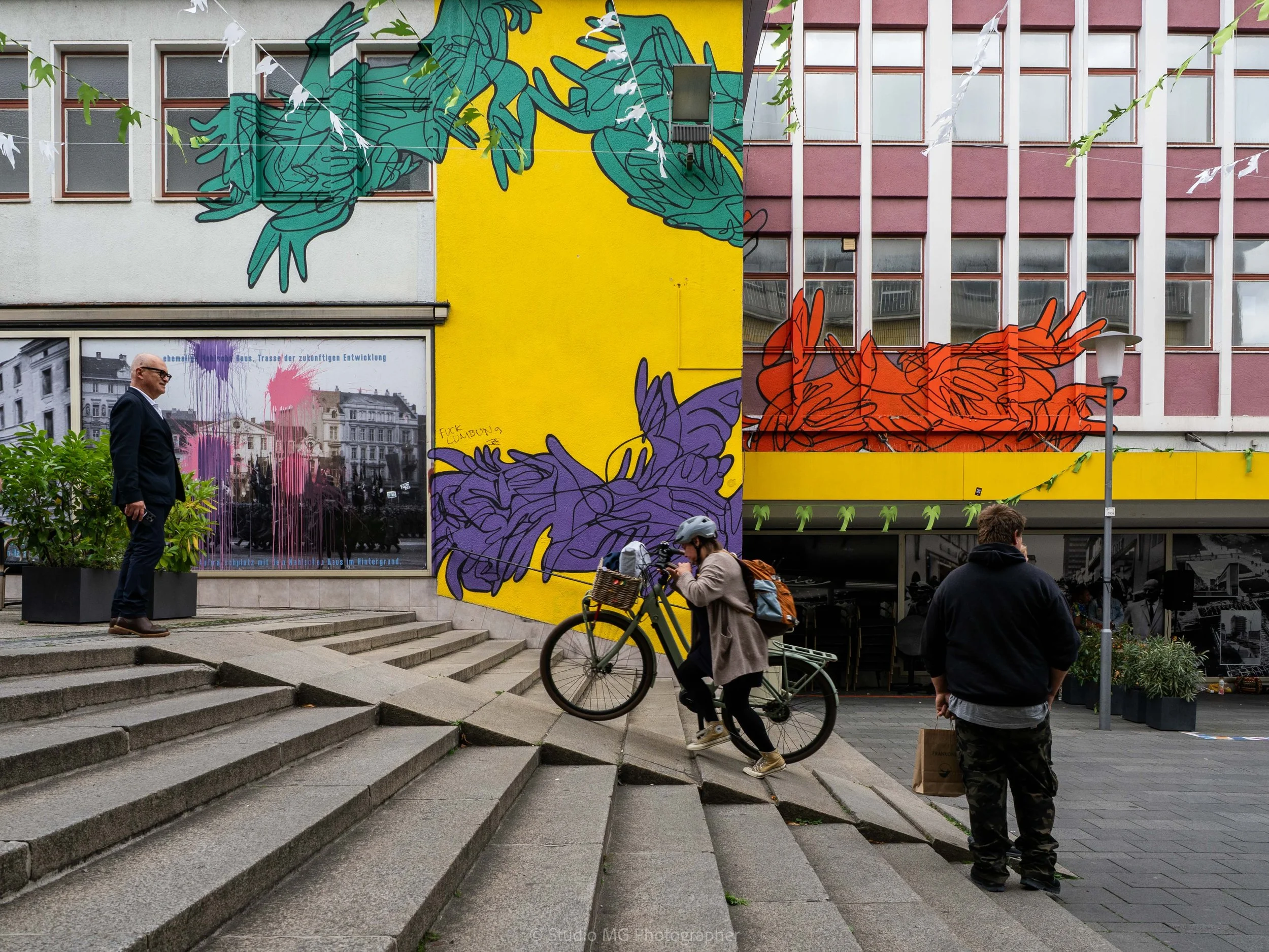 portfolio street-9170023.jpg