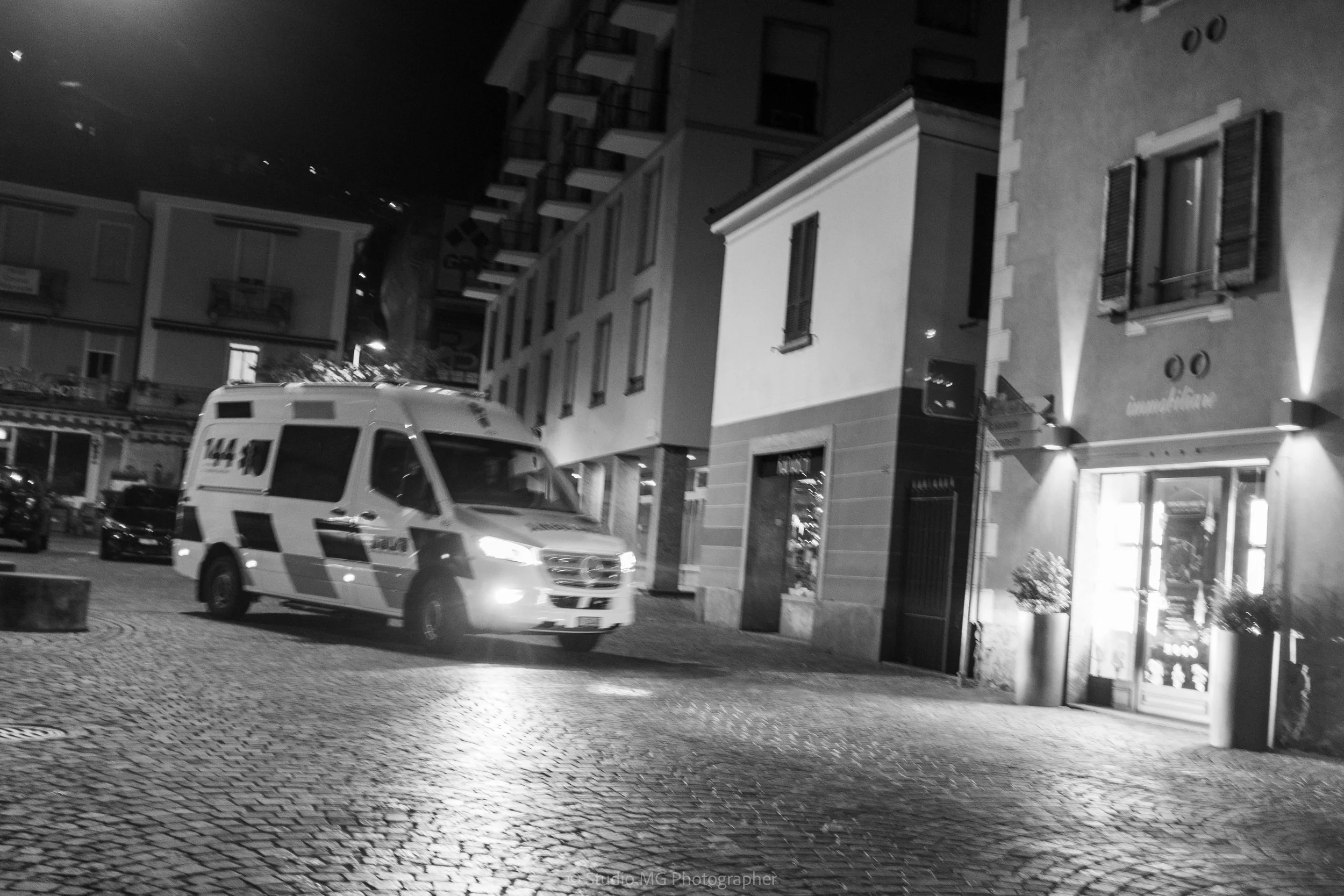 portfolio mono-5661.jpg