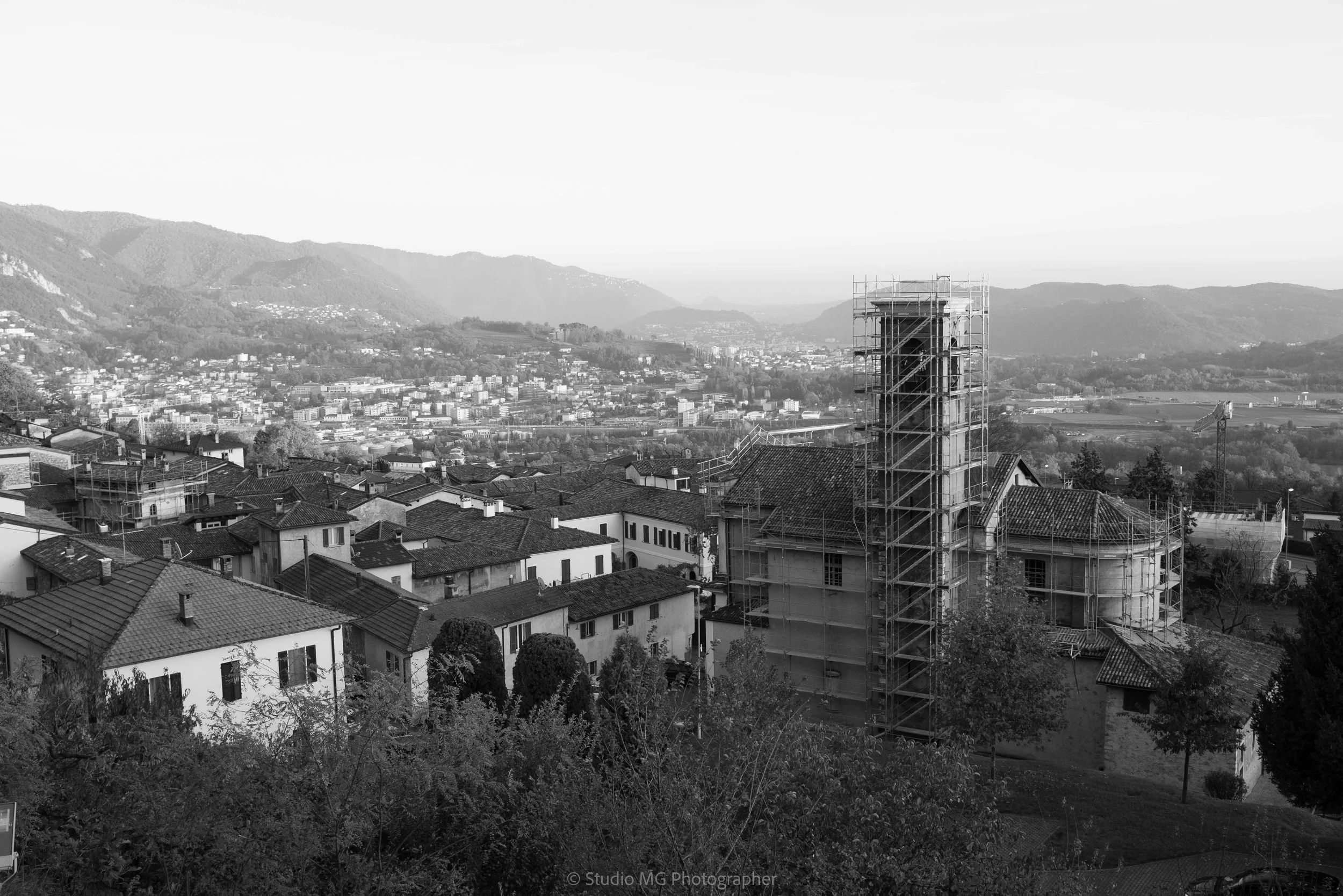 portfolio mono-5545.jpg