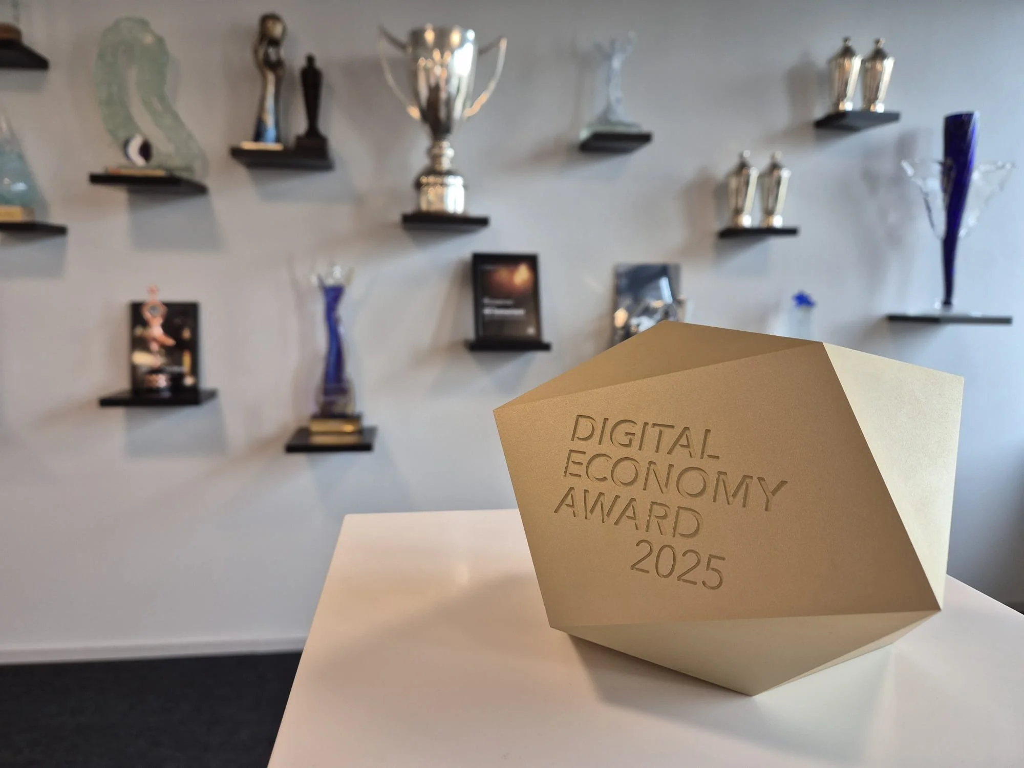ISS Suisse remporte le Digital Economy Award 2025 dans la catégorie «Digital Excellence Commercial»