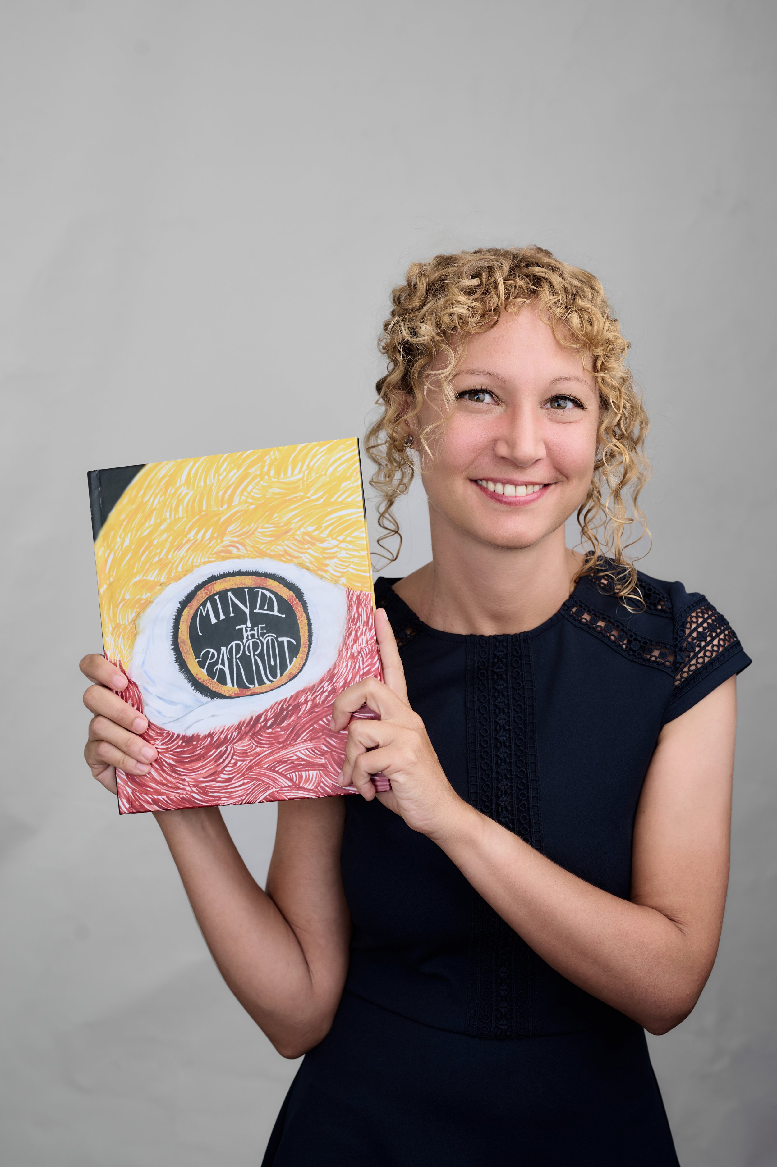Mind the parrot book with author Bruna Martini