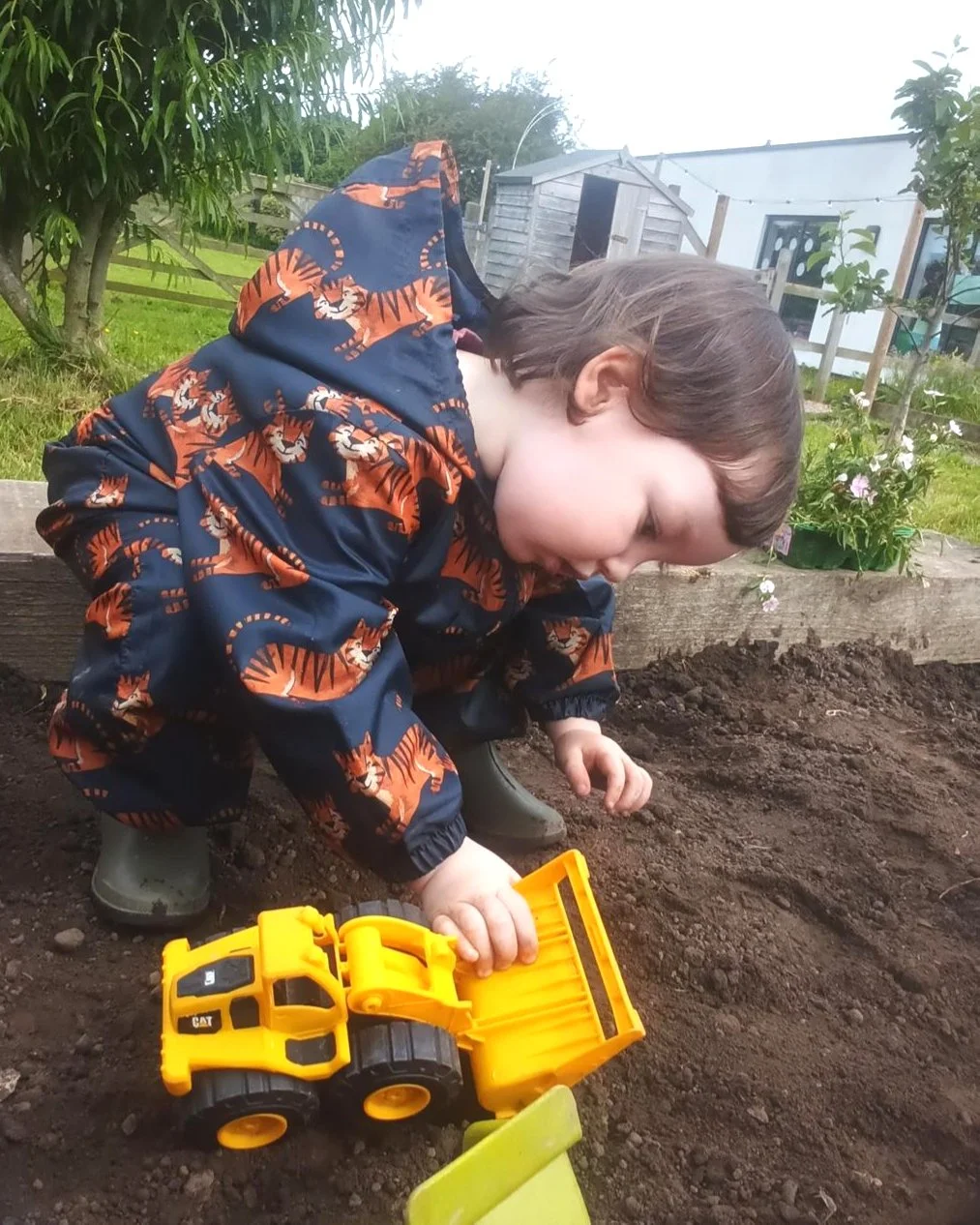 Last week, the Poppleton Investigators explored their keen interest in vehicles, using it as their theme for the week 🚌🚗🚜🚋

The children spent the week enjoying lots of different activities to do with vehicles. They began by reading stories centr