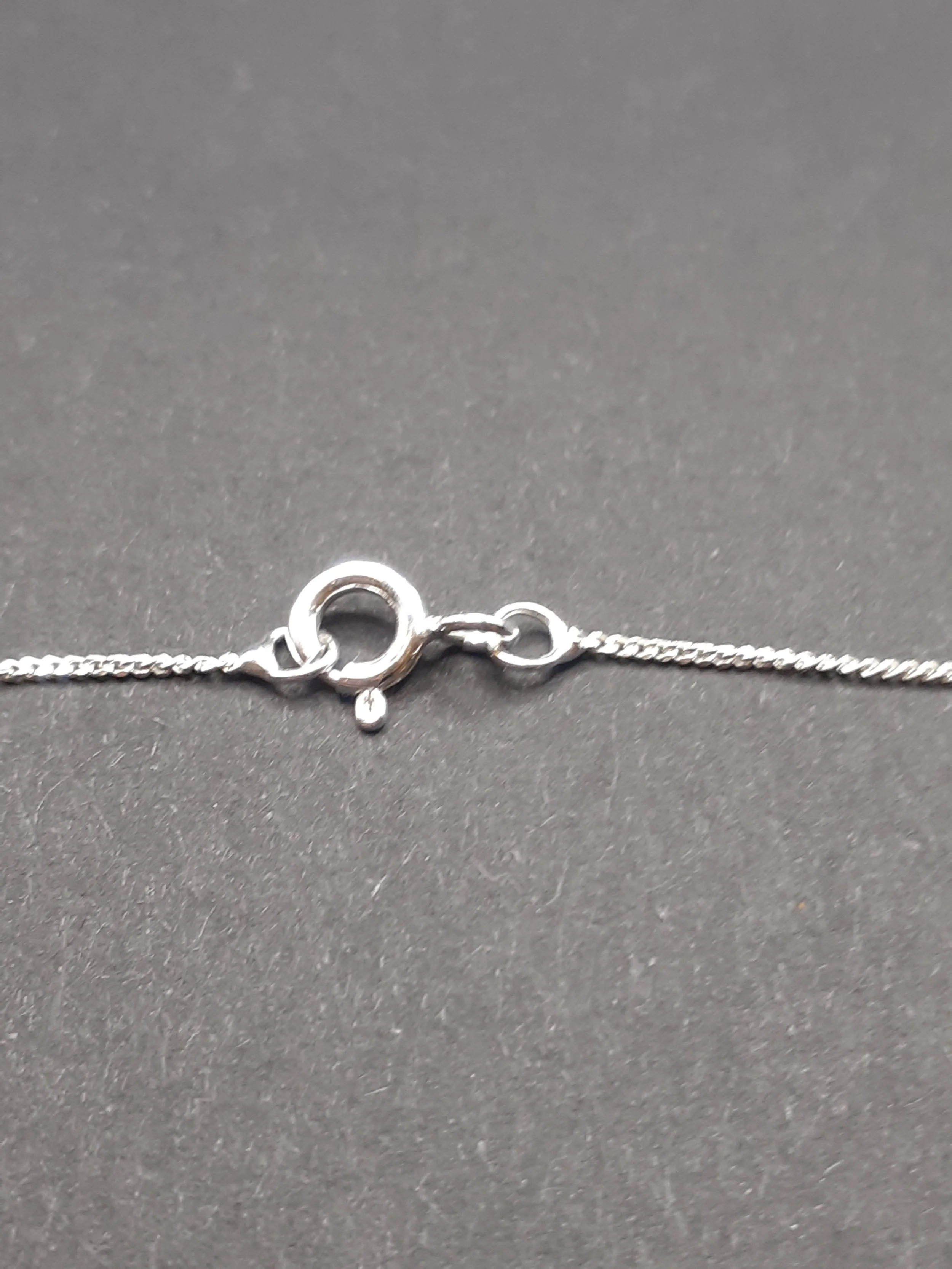 Chain_Image02.jpg