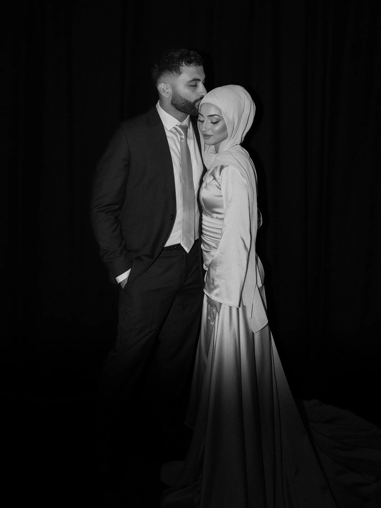 Sarah &amp; Amen 🤍

@takeadeanmohtadi1 
@chocolateno5__
@beautyby.laila 
@afiounilebanesesweetss
@dees.kitchen.melbourne_2
@cateringbymona
@_rayaresinandevents
@sweetsensationsmelbourne
@thekeepsco
@enchanteddreamsevents
@misumuse.au

For wedding an