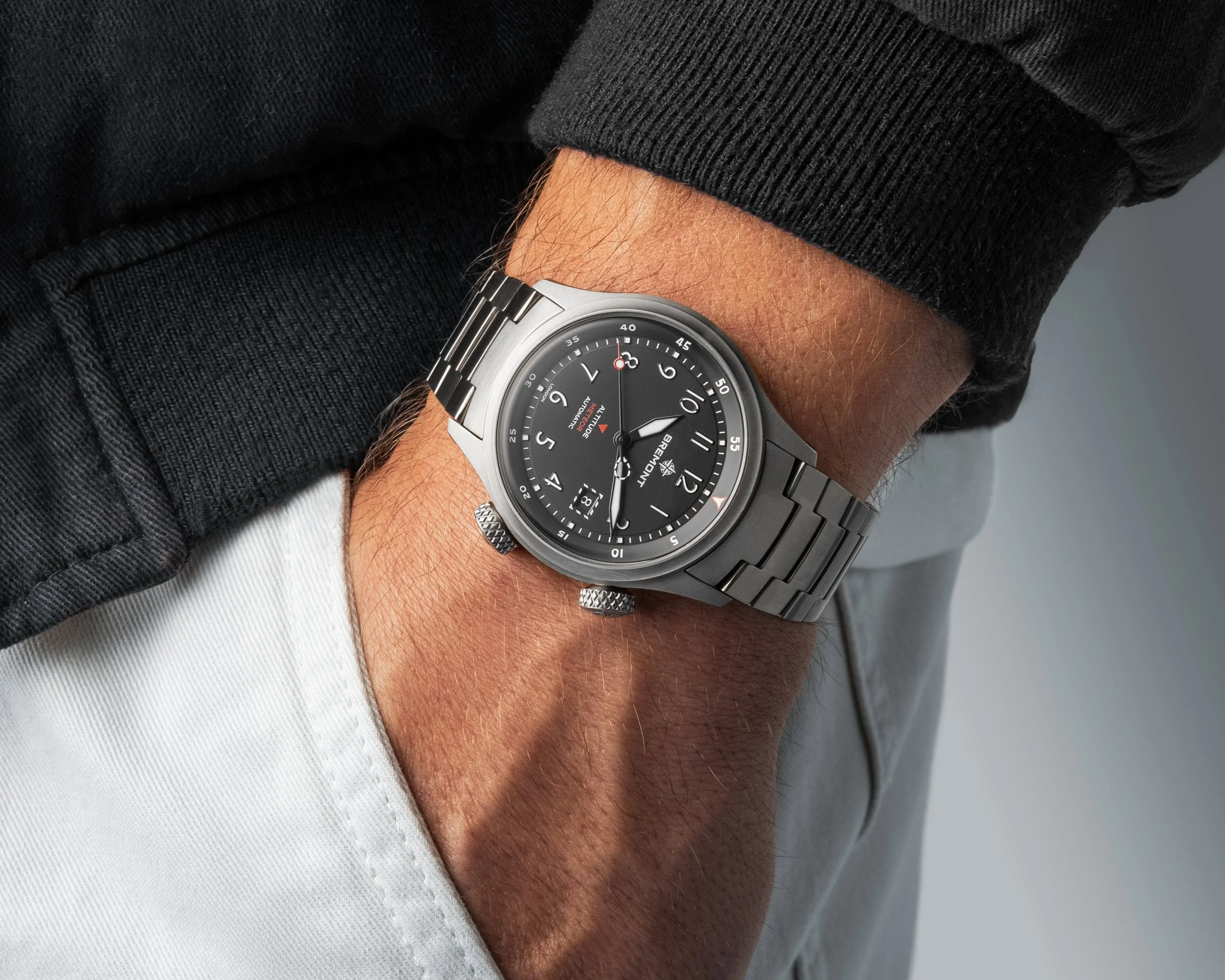 Bremont_ALT_Meteor_BK_LS_Orange_Wrist1.jpg