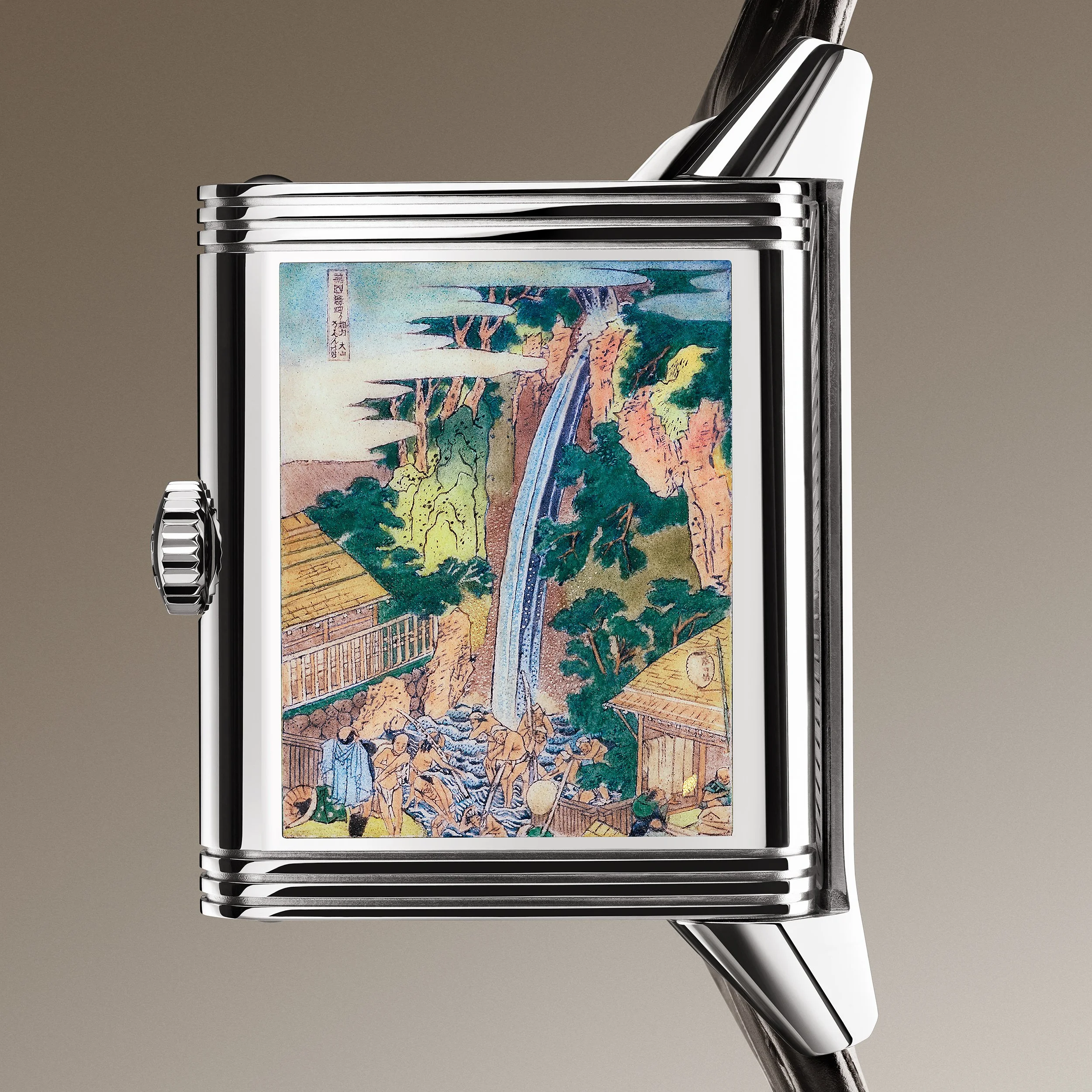 2026_Q39334T7_REVERSO_TRIBUTE_ENAMEL_HOKUSAI_CLOSEUP2_sRGB_1_1.jpg