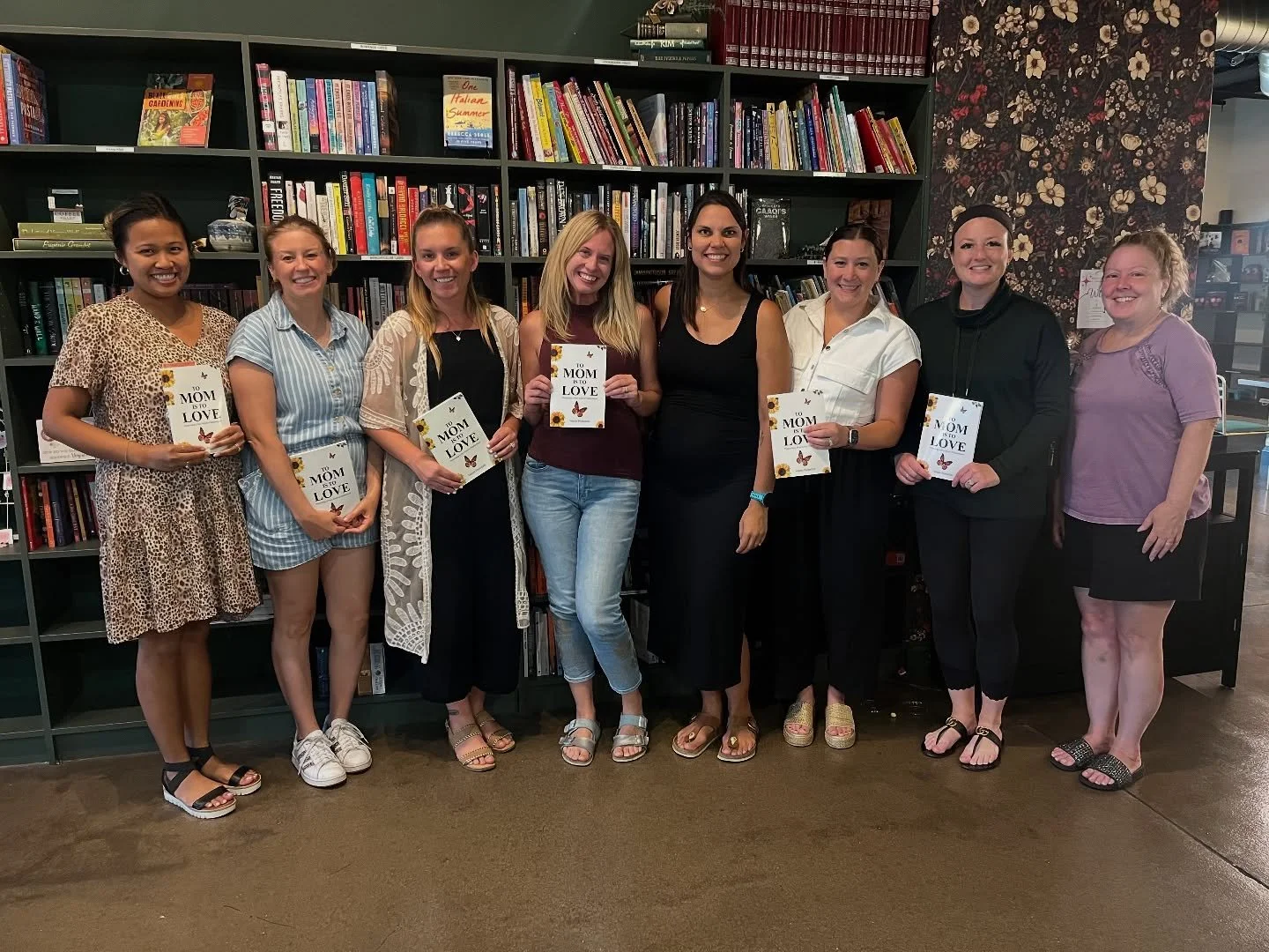 🌸Last Summer Book Club Series🌸When I started this business I had a vision of helping both pregnant &amp; postpartum moms but more in a relaxed community setting. I have a deep passion in support moms specifically in perinatal period but I never in 