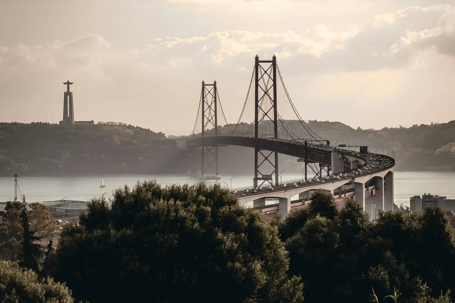 THE LISBOAN INTERNATIONAL SCHOOL - LISBON 