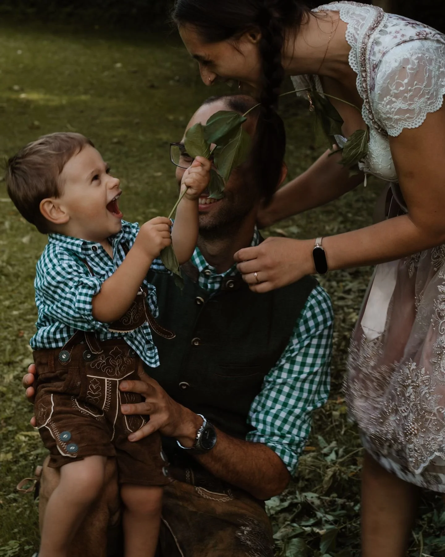 wild &amp; free 

&bull;
&bull;
&bull;
&bull;
&bull;
#swissphotographer #familyphotography #wildandfree #wildandbravelittles #family #boyhood #childhood