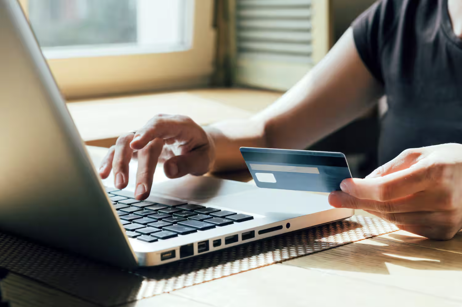 Les faux avis en ligne vous coûtent une journée de salaire