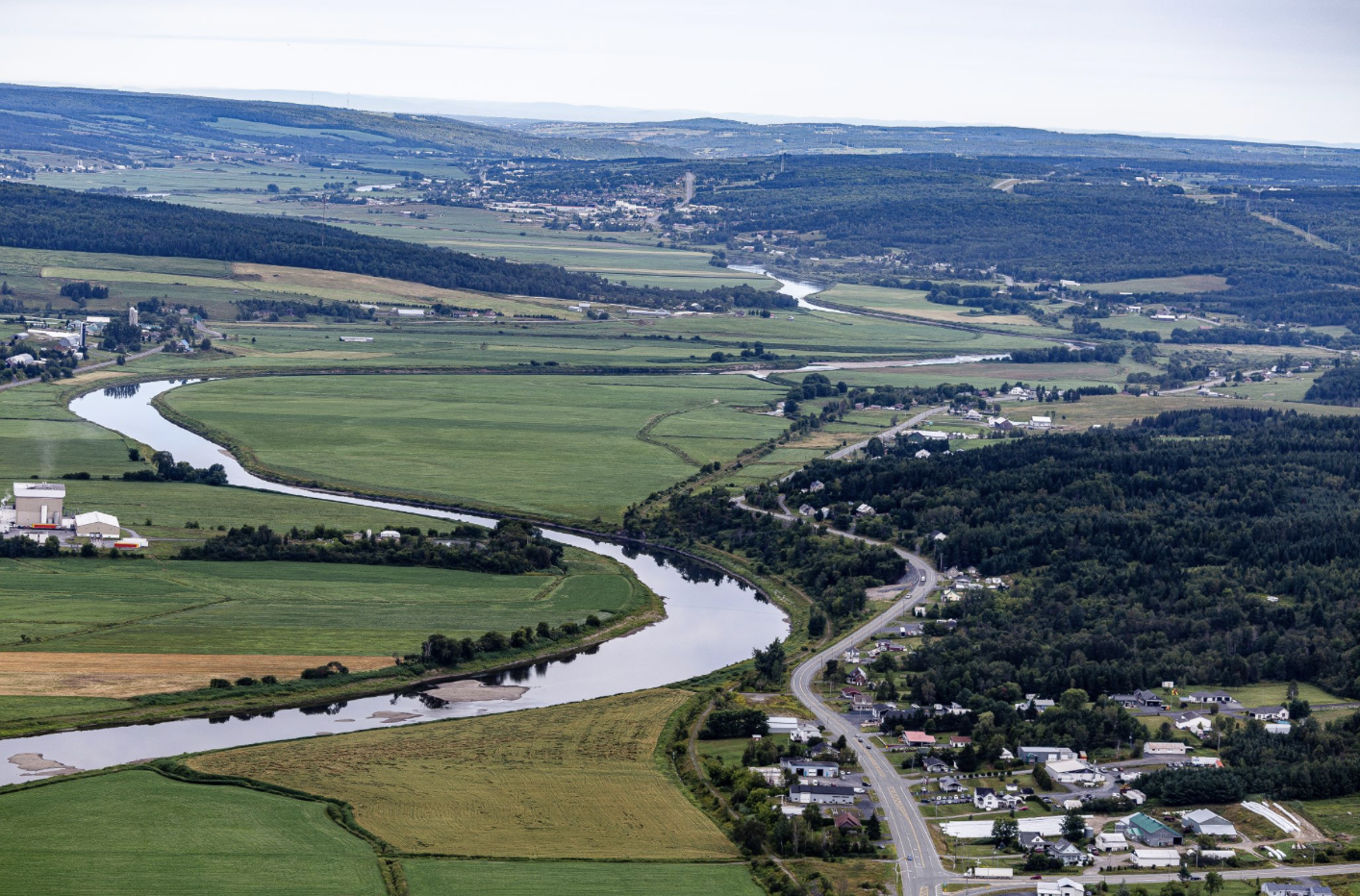 Une rivière en équilibre, ça gruge les berges et ça inonde
