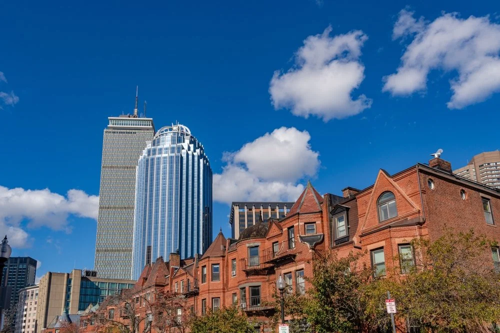 How to Plan the Perfect Night Out at Boston’s Trendiest Bar
