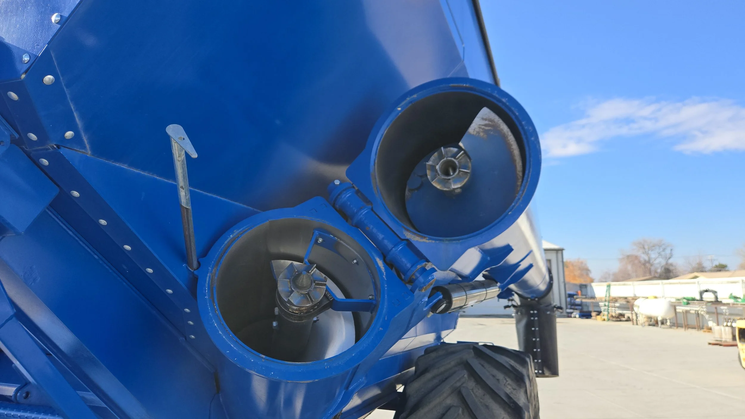 2023 Brandt 1120XR Grain Cart