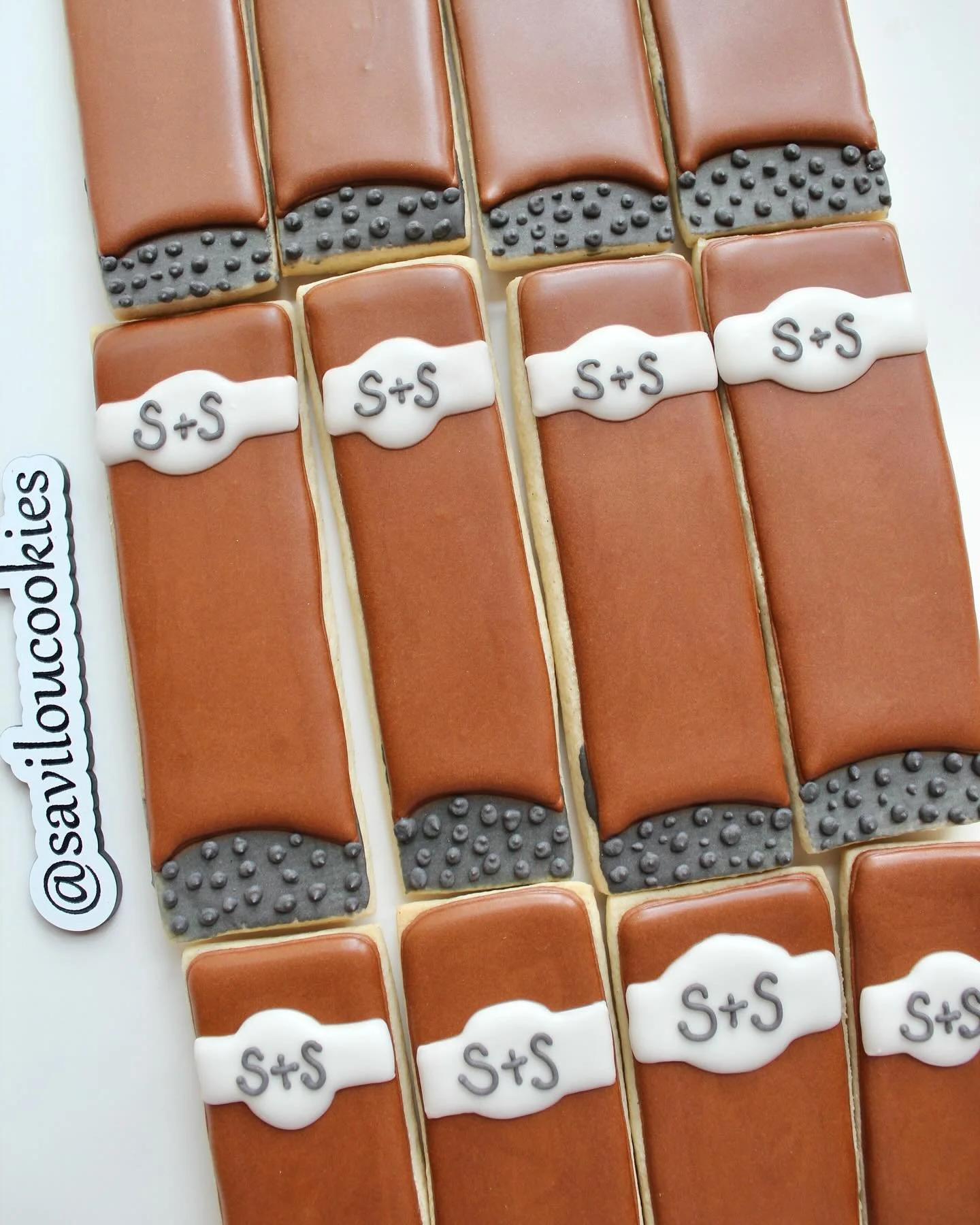 The coolest bridesmaids gifts from the coolest couple. Another fav customer to work with. Congrats on the wedding cuties! 🫶🏻✨💍💒 #cigars #cigarcookies #weddingfavor #bridesmaids #baltimorewedding #baltimore #baltimorecounty #saviloucookies