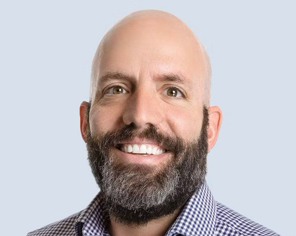 INSIGHTS/ Bennett Golder: What Signals Are You Sending? Why LinkedIn Strategy Belongs on the CEO Agenda.