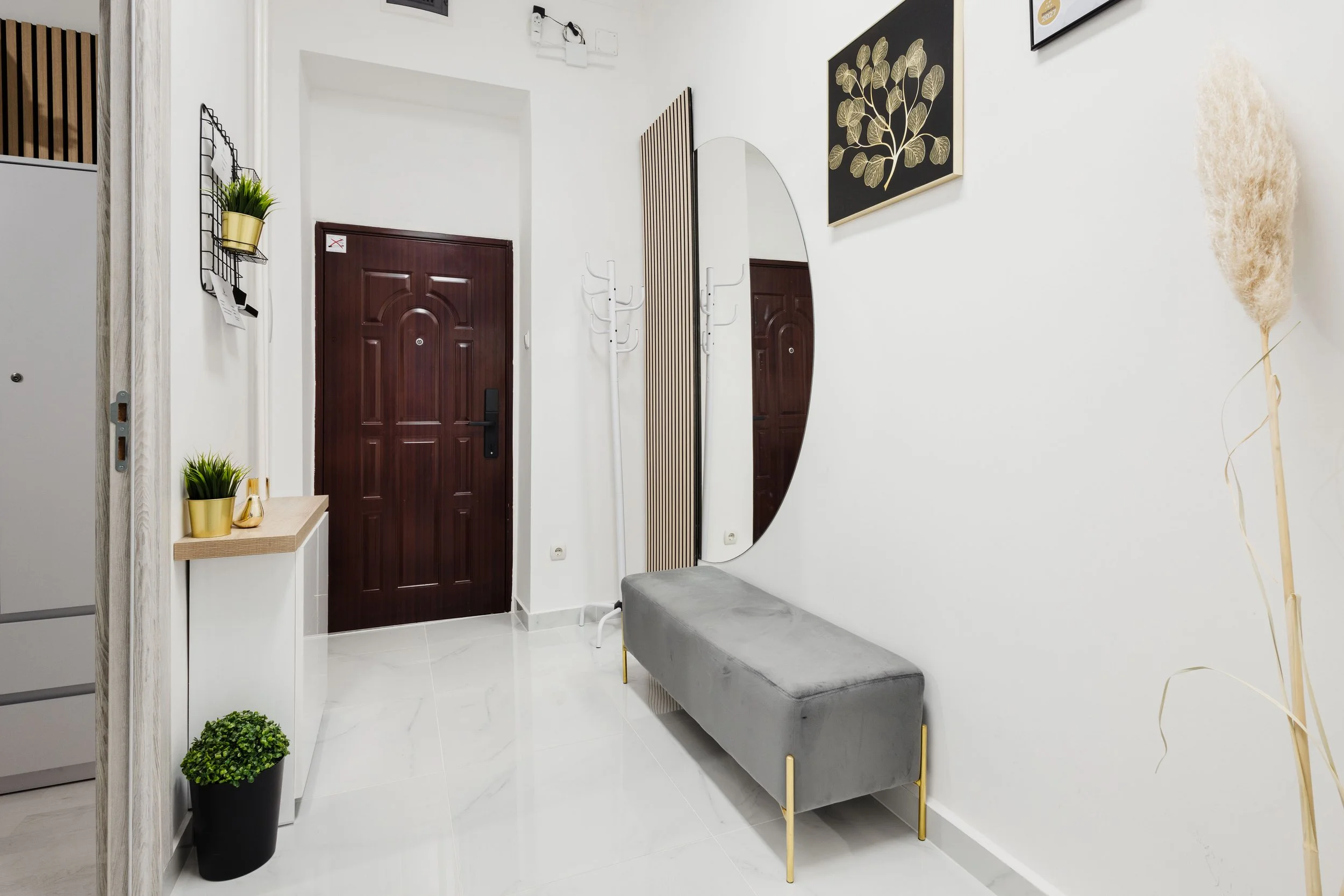 Goldie Central Apartment-20.jpg