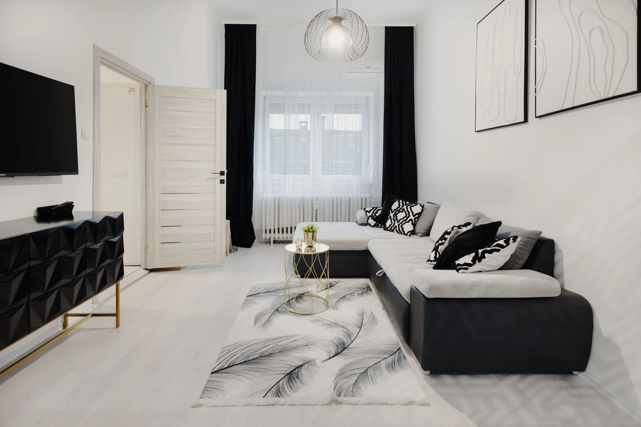 Goldie Central Apartment-3.jpg