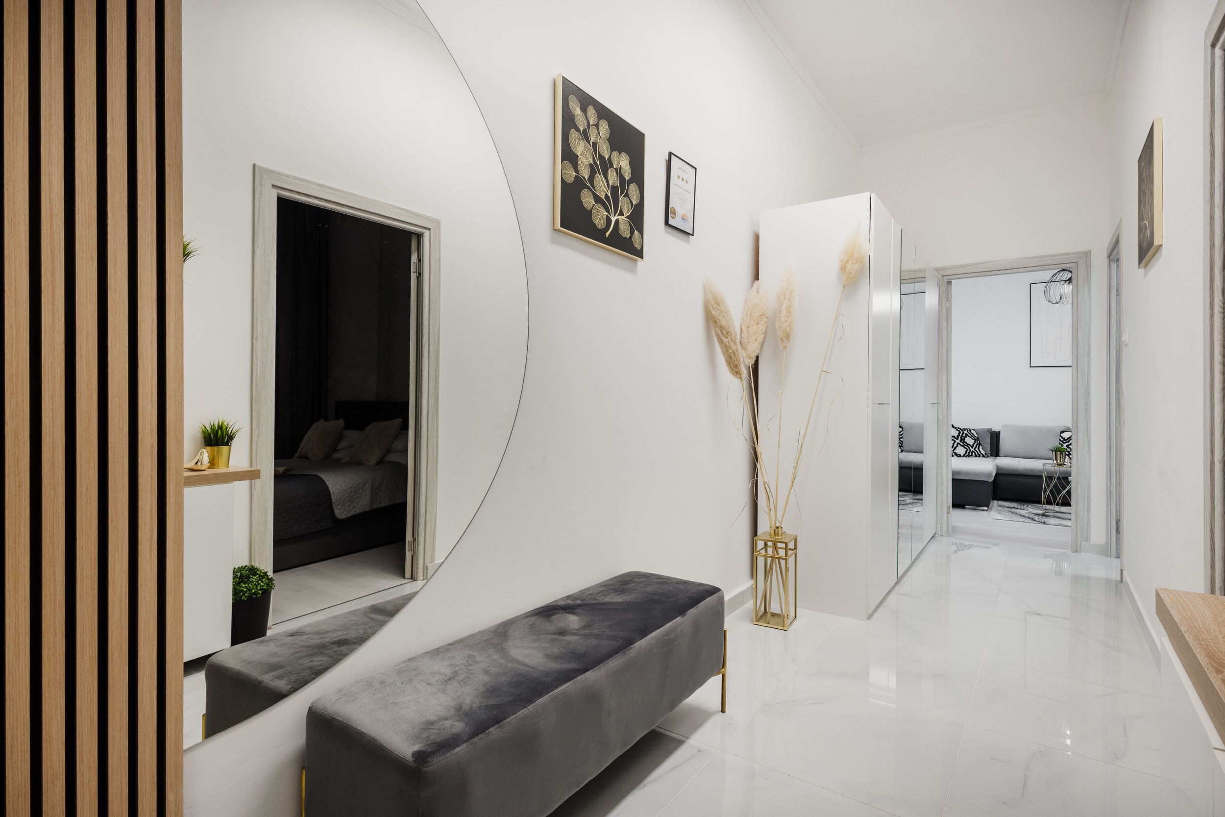 Goldie Central Apartment-19.jpg