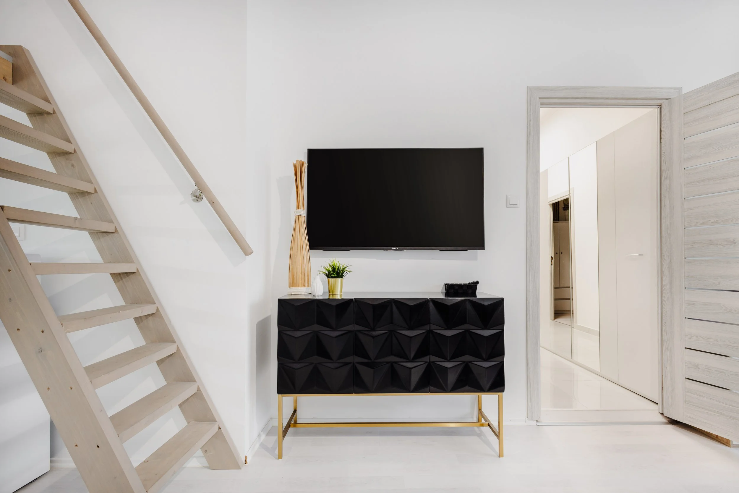 Goldie Central Apartment-14.jpg