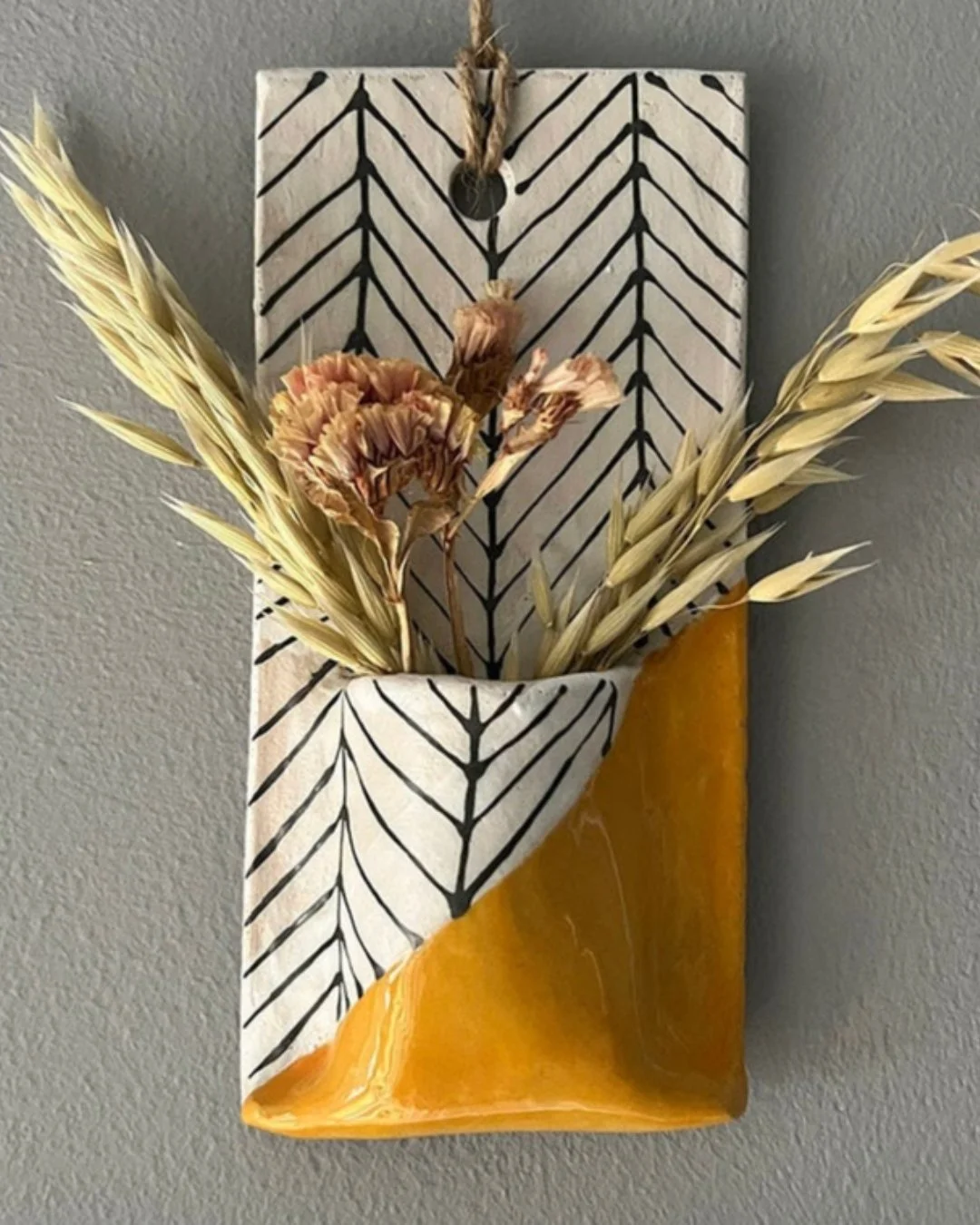 Cut, fold, love ✨
Join us for Wall Pockets, a beginner-friendly hand-building workshop where you&rsquo;ll create your own wall-hanging vase or wall pocket in clay. No experience necessary, just come ready to make something beautiful with your hands. 
