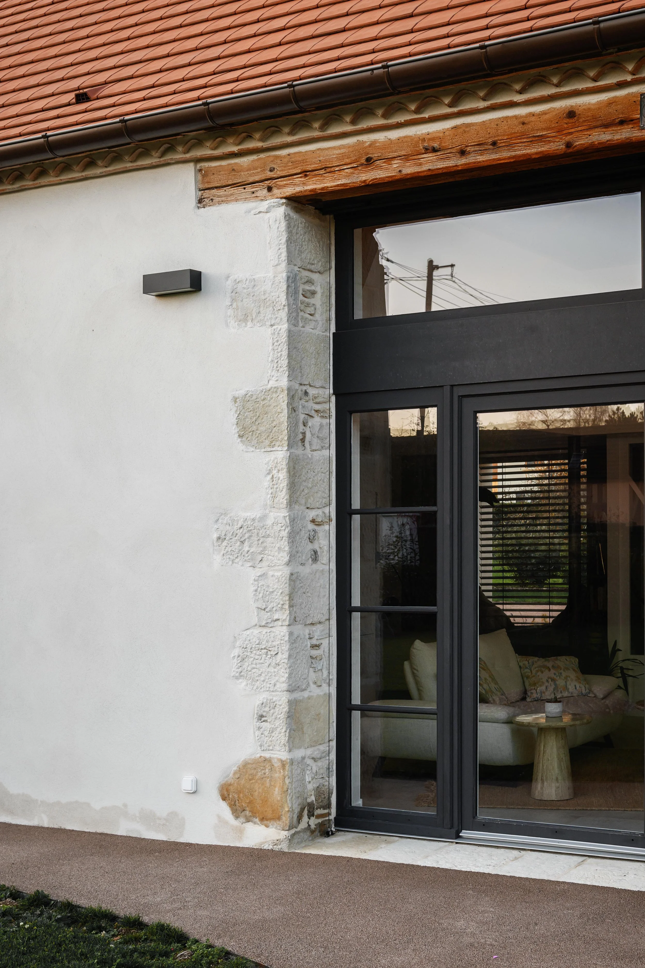 202529-EXT3  Lite.jpg