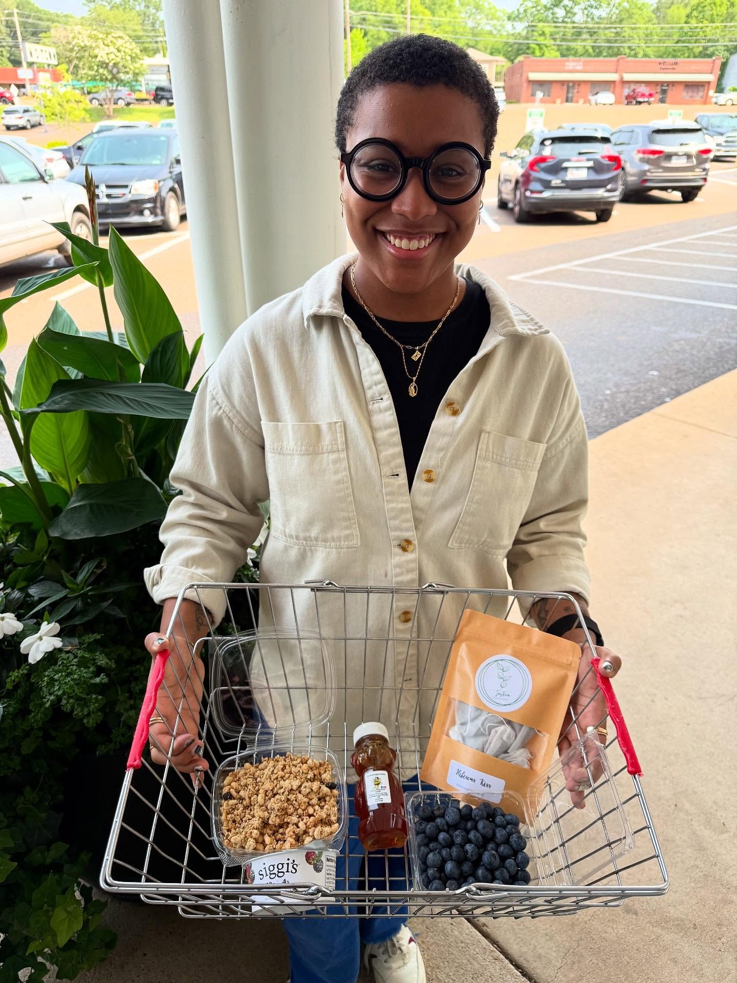 🥬STAFF PICK🥬

With Amya, one of our register shift leaders!

Amya loves all things local and healthy. Their favorite breakfast is:

🍴granola from our bulk bins
🫐local blueberries from @magnoliablueberries 
🐮 @siggisdairy mixed berry yogurt
🍯 lo