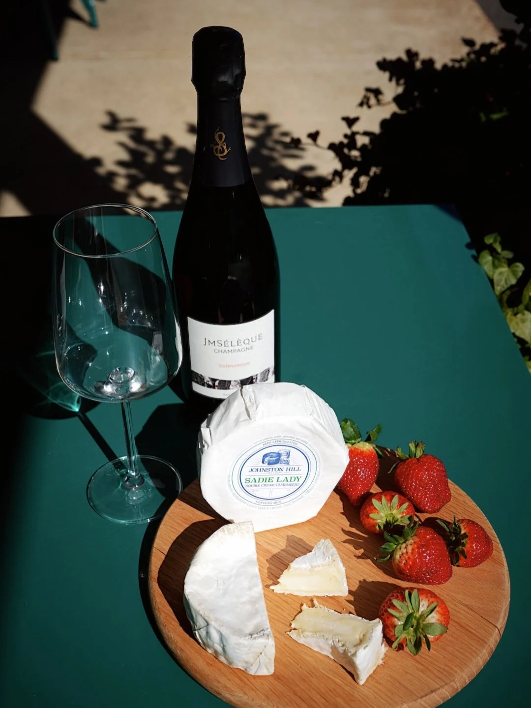 💕Come shop, lovebirds&mdash;it&rsquo;s Valentine&rsquo;s Day and we have your perfect pairings! 💕

🥩 This weekend, make a home cooked meal for your galentine or partner. We&rsquo;re stocking Va Va Voom oysters from @wildreefseafood and lots of ste