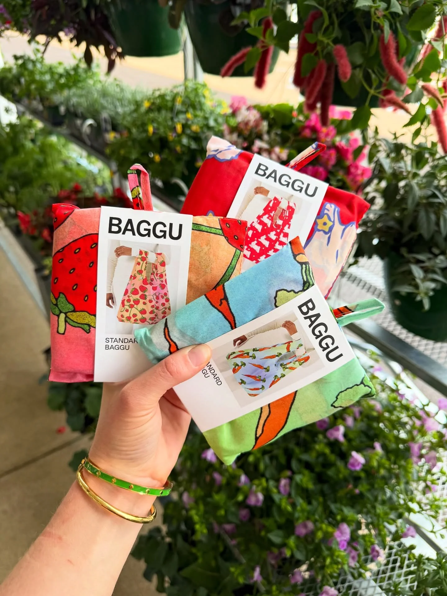 Need a last minute Easter treat?

We&rsquo;ve got lots of spring prints on our @baggu bags! These little guys are perfect for grocery shopping, packing a lunch, or toting knickknacks around. 

Come shop our selection of carrot prints, bunnies, strawb
