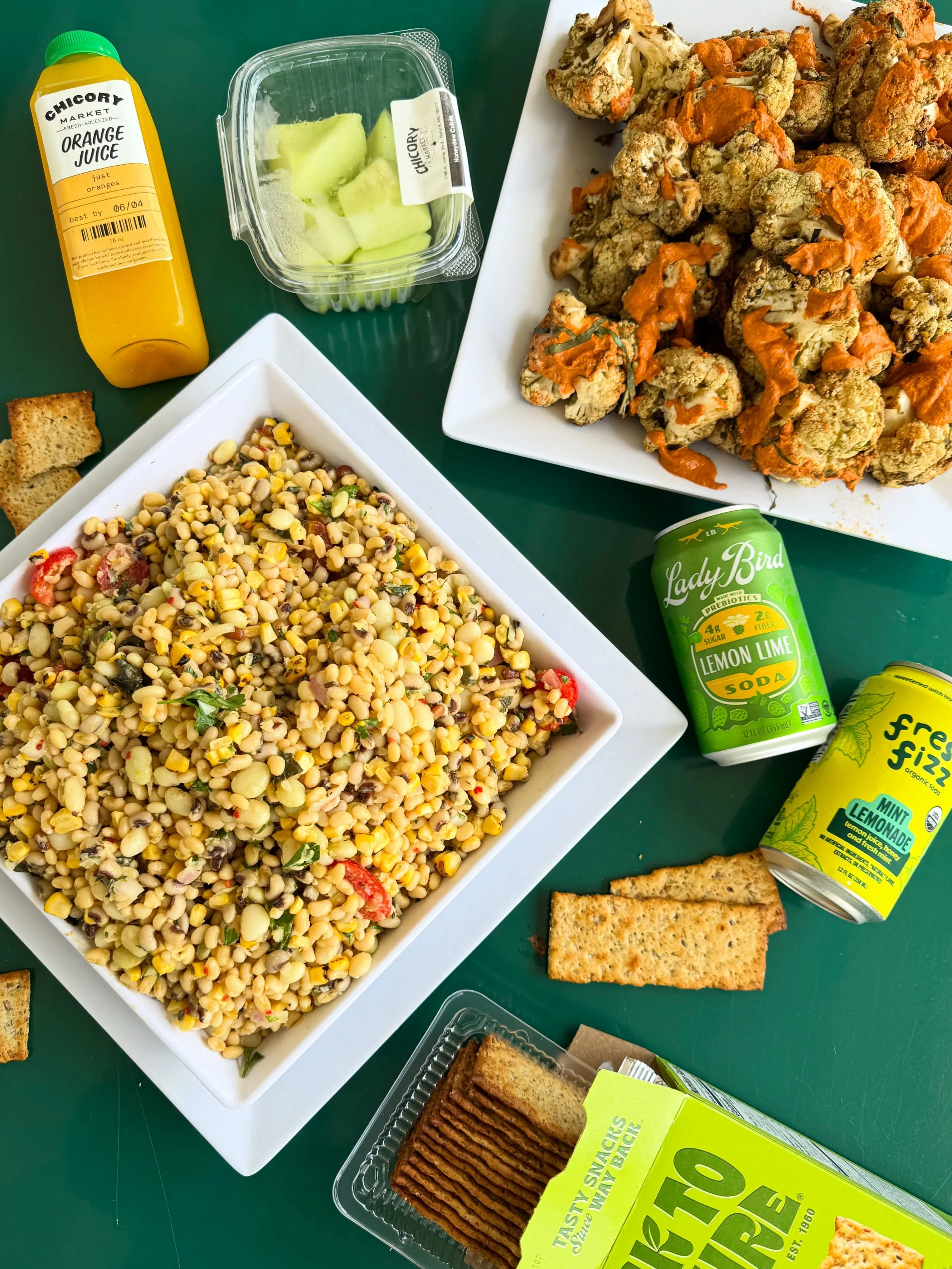 🥬Have you tried our new Field Pea Salad? 🥬

Made with local @camelliabeans peas and tomatoes from @halleluyahgardens, this summery salad is full of protein, fiber, and flavor. Grilled corn adds some sweetness and cucumber adds some crunch.

Wanna t