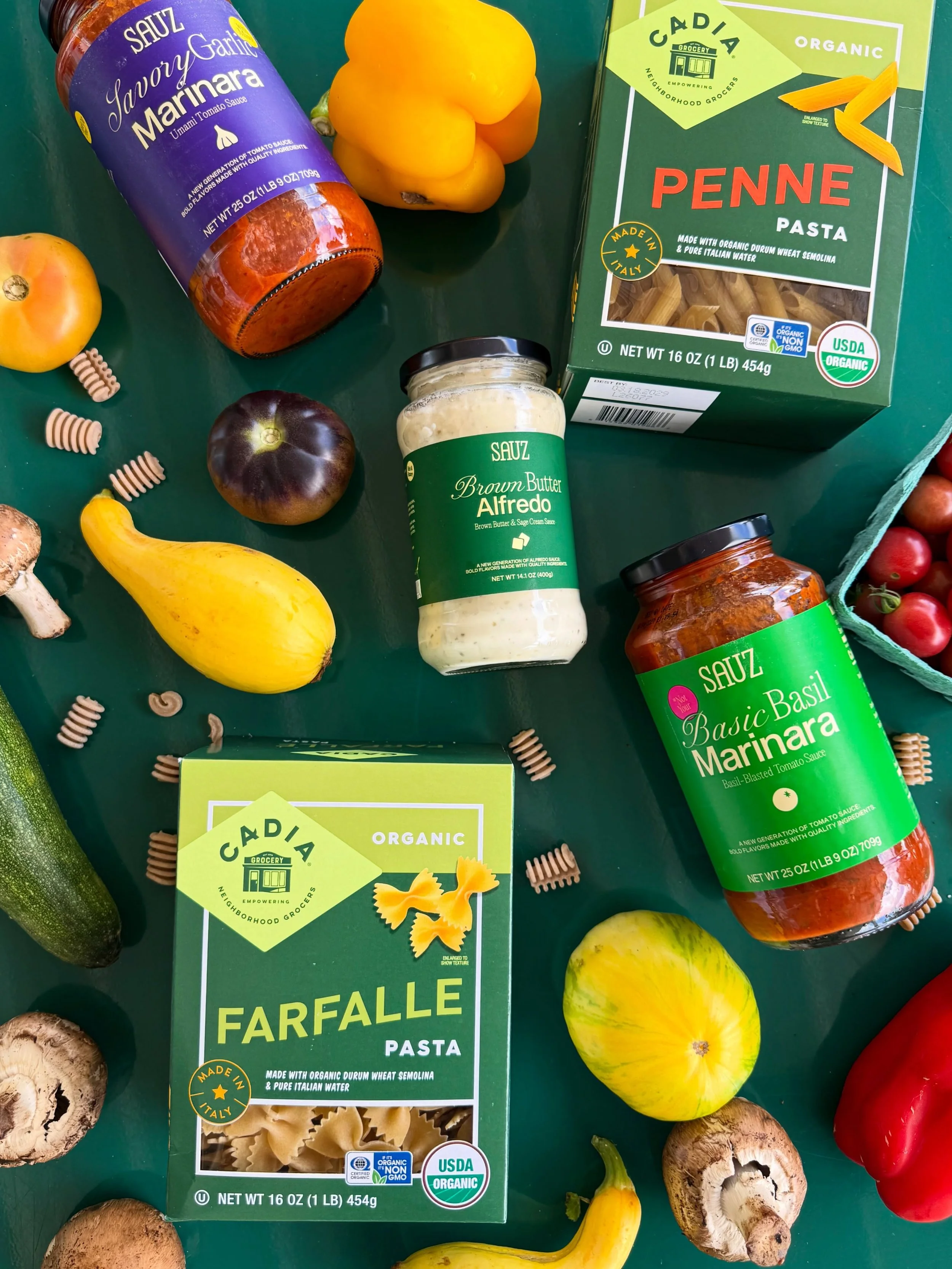 🍝 Need a quick mid-week meal? Make it pasta night! 🍝

We love to doll up our pasta with extra veggies, like local squashes and tomatoes. Simply boil your pasta, saut&eacute; your veg, and add @getsauz!

Don&rsquo;t forget&mdash;our @cadia_foods pro