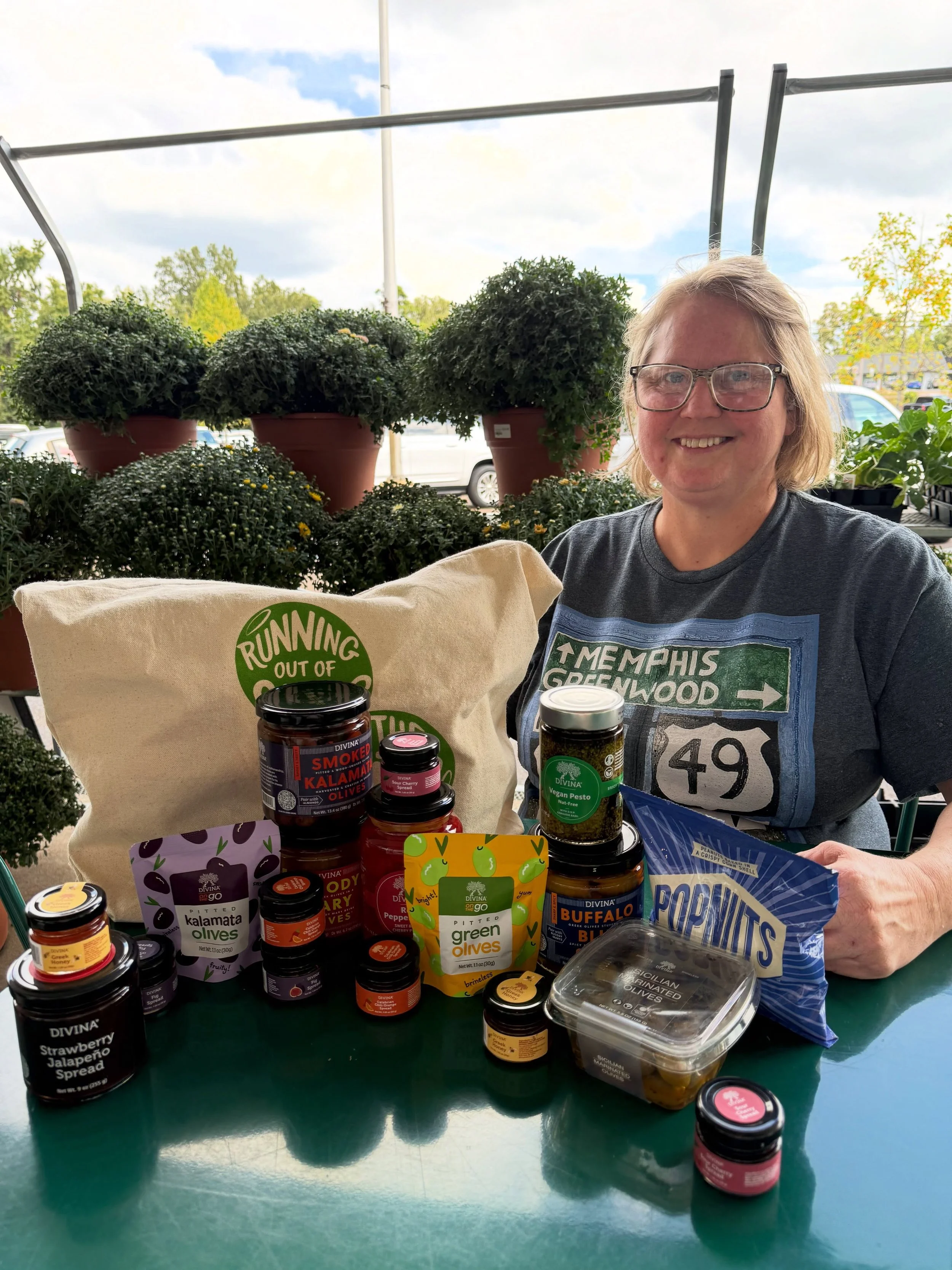 🥬 GIVEAWAY 🥬

Running out of olives is the pits&hellip;so don&rsquo;t run out with this gift from @eatdivina! Win a swag bag full of olives, spreads and jams just in time for fall.

To enter:
🥬 like this post
🥬 follow us
🥬 tag a friend in the co