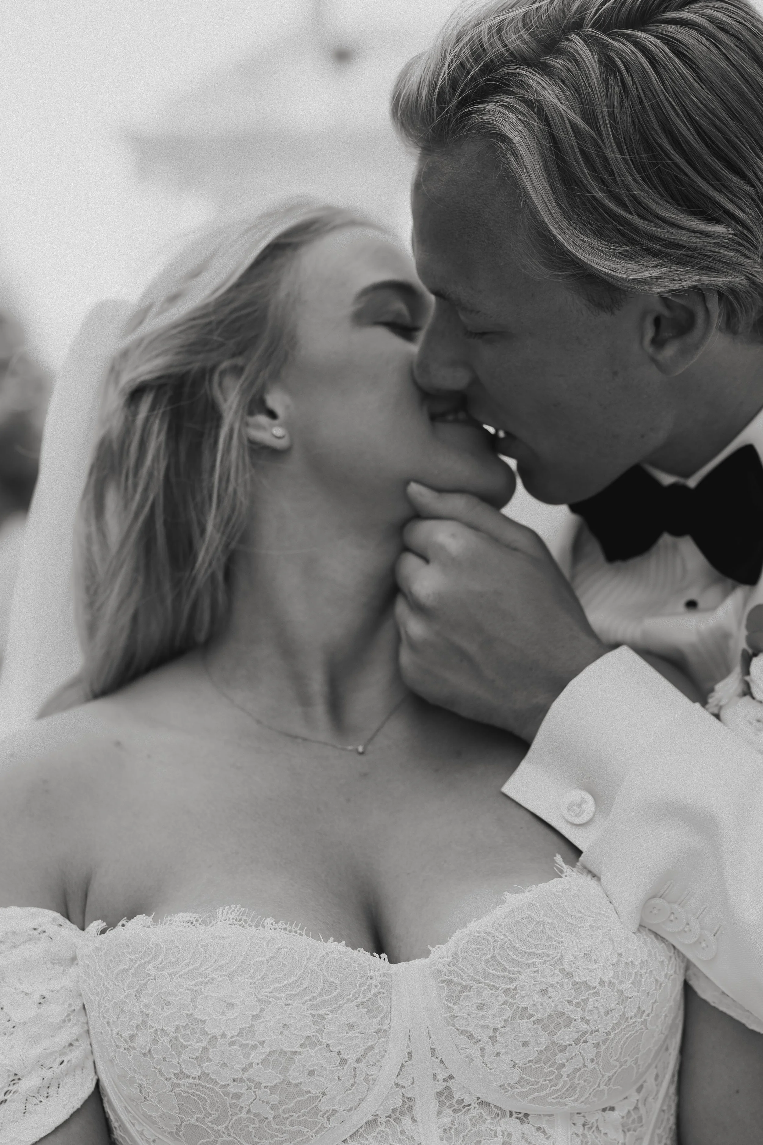Sarah&David_bröllop_frankrike_bröllopsfotografRebeccaErkenstam-tjuvkik-10.jpg