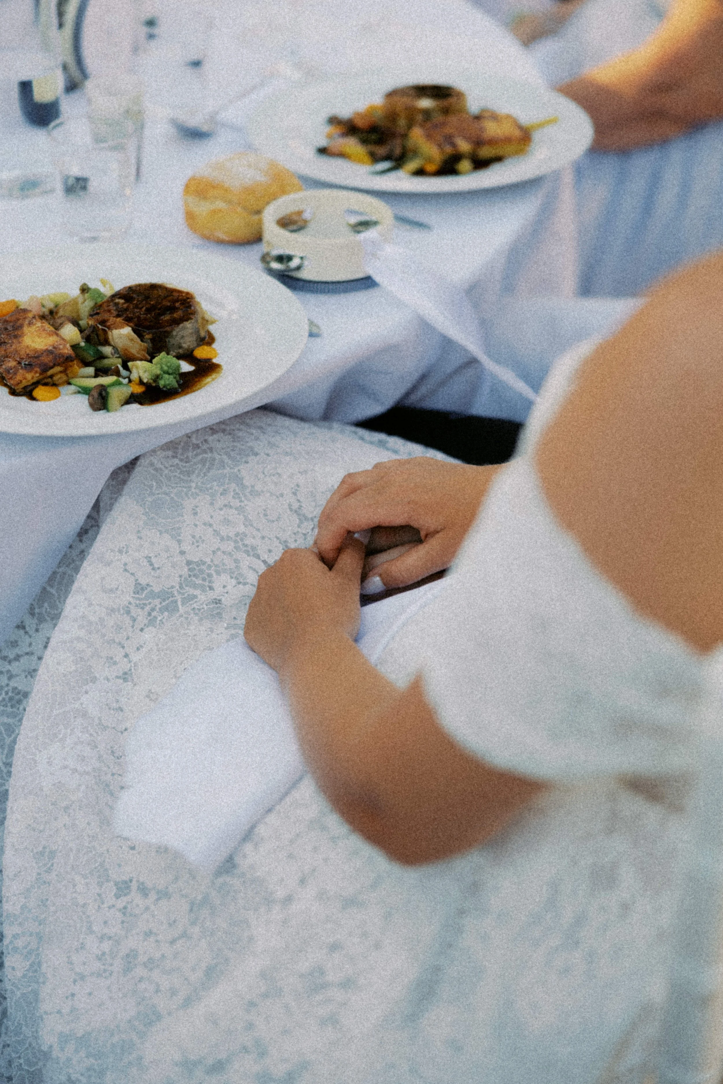 Sarah&David_bröllop_frankrike_bröllopsfotografRebeccaErkenstam-tjuvkik-42.jpg