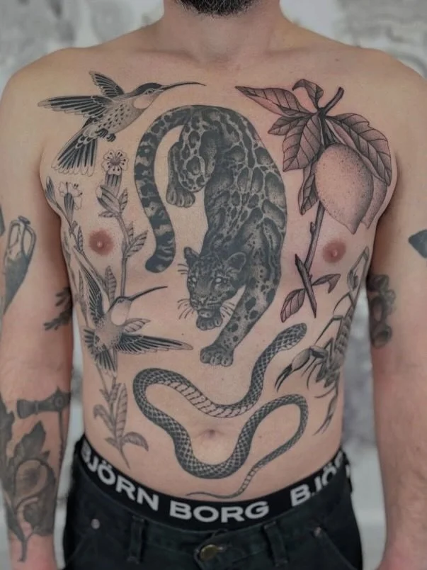 Happy to announce @alex__colson will be guesting with us from France. He has a few spots left this week only. Contact him directly to book. Don&rsquo;t miss out while he&rsquo;s he here!

#communionguest #communiontattoo