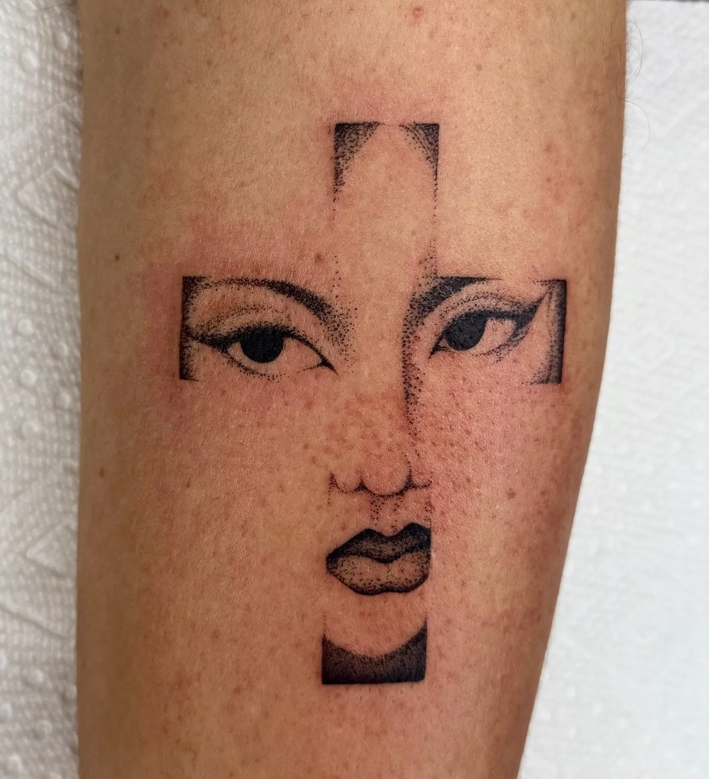 @paperrcutt will be guesting with us Oct.14-21.
Don&rsquo;t miss out. Please reach out to them directly to book.