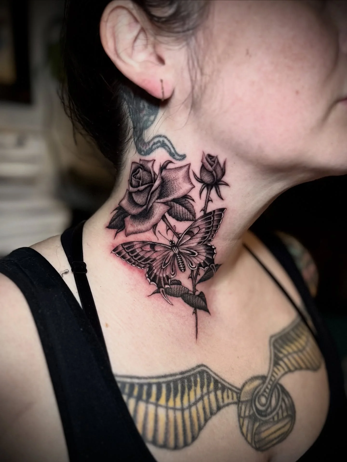 🌹Recent work from Carlos @carlos_truan. To book, click the booking 🔗 link in his personal page. He&rsquo;s now booking for April/May 2026. 
As always, all made with @sombragrays 
#communiontattoo #sombragrays