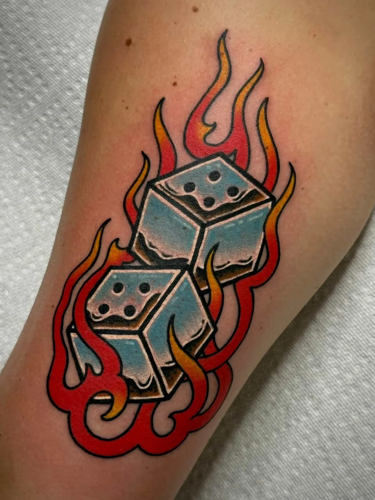 LAST CHANCE - @autumnseye_ has one day open for appointments. Dec17th. Contact them directly to book.